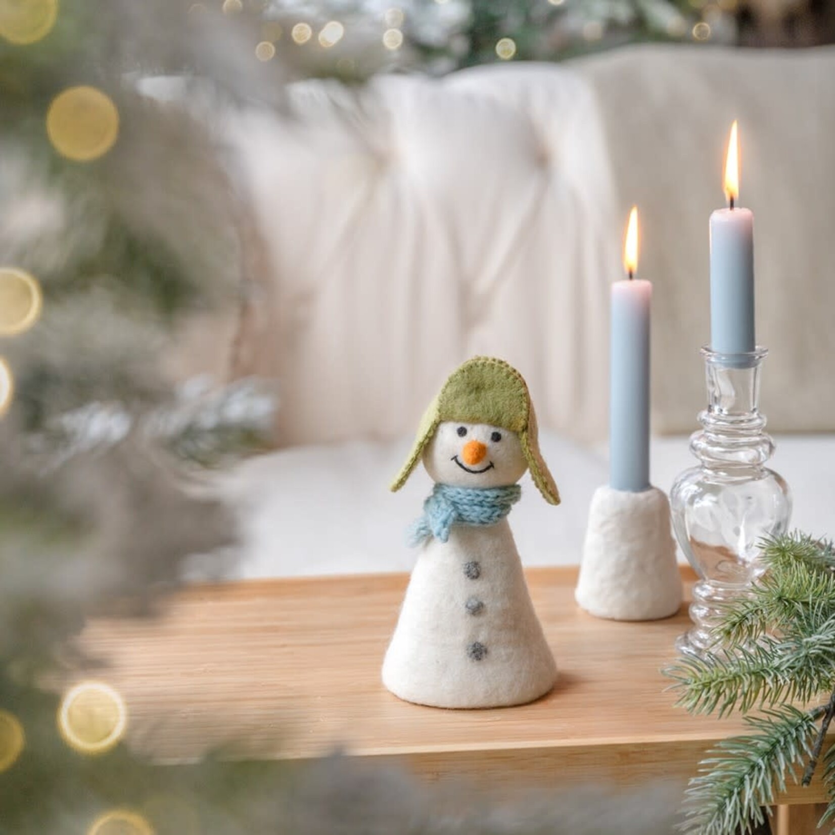 Fairmade Fairtrade Decoratie Sneeuwpop Winterwonderland ijsblauw 8x7x18 cm Handmade Fairmade in Nepal