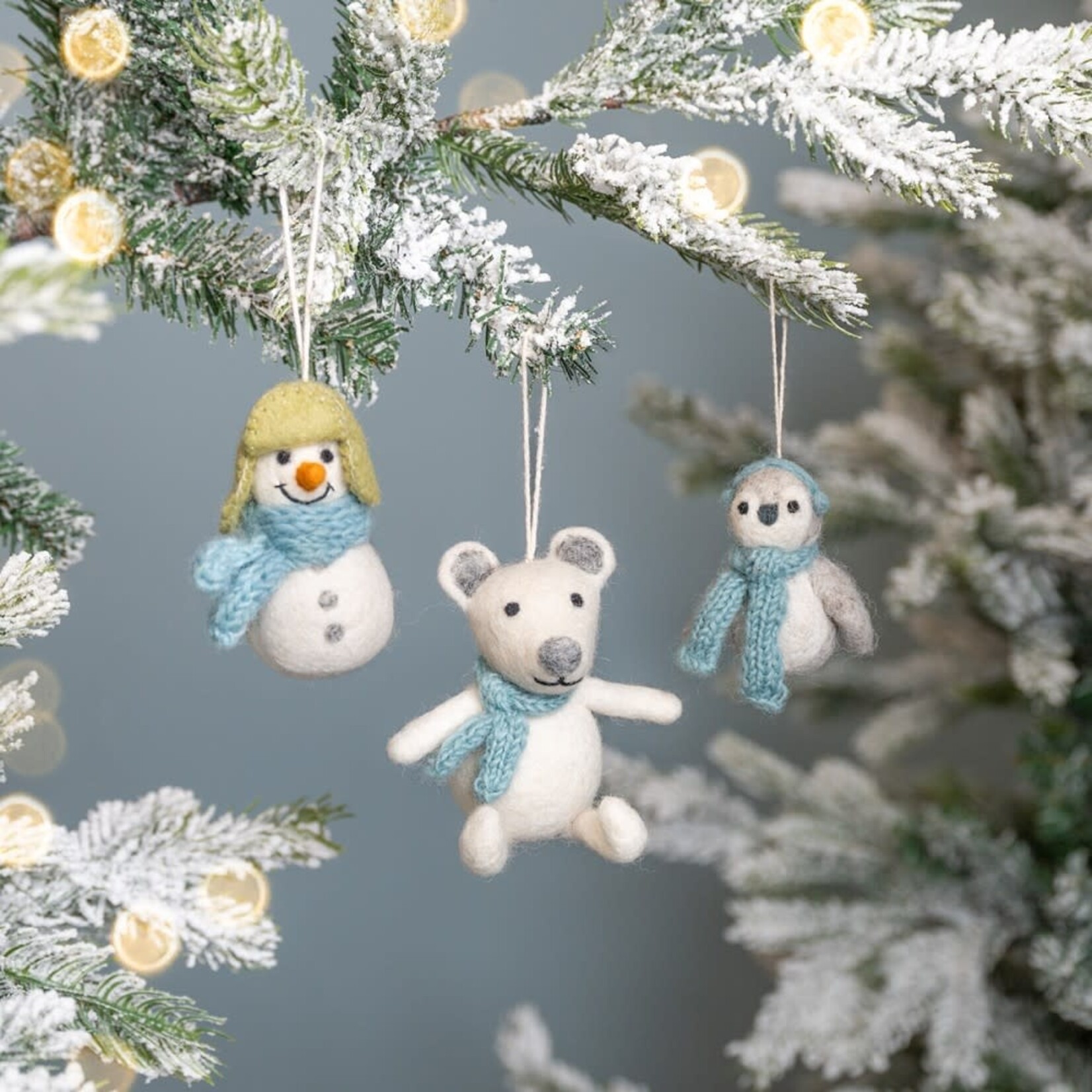 Fairmade Fairtrade voor Sjaal met Verhaal Sjaal met verhaal Hanger ijsbeer ijsblauw 11x9x8 cm Fairmade Fairtrade handgemaakt in Nepal