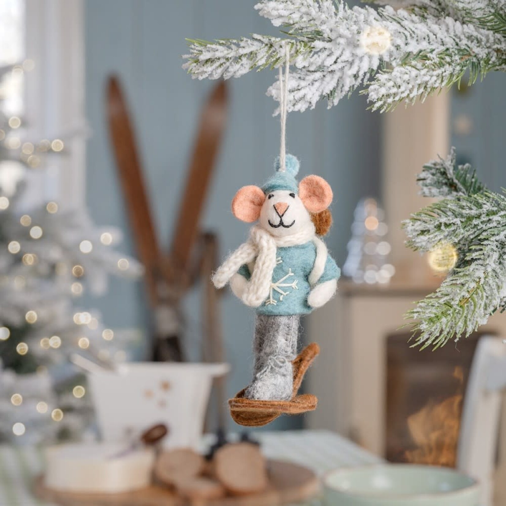 Sjaal met Verhaal Sjaal met verhaal Hanger muis Sneeuwwandelaar 7x8x15 cm Fairmade Fairtrade handgemaakt in Nepal
