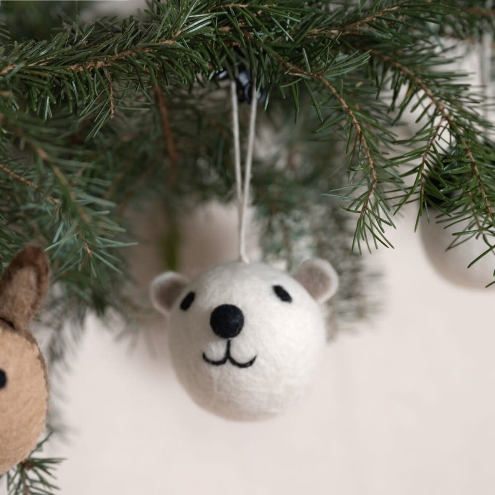 Fairmade Fairtrade voor Sjaal met Verhaal Hanger kerst ijsbeer gezichtje kerstbal Fairmade Fairtrade handgemaakt in Nepal