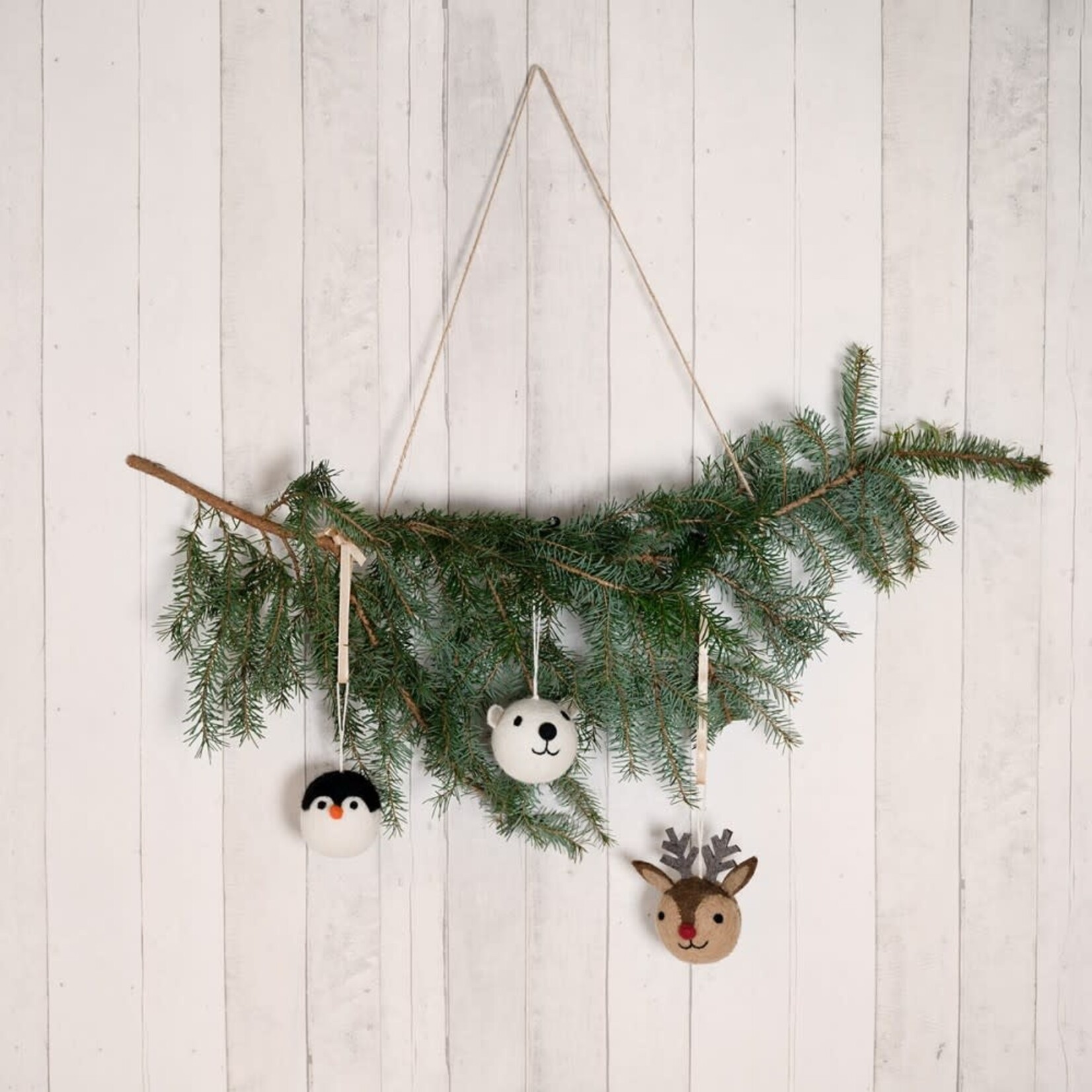 Fairmade Fairtrade Hanger kerst ijsbeer gezichtje kerstbal Fairmade Fairtrade handgemaakt in Nepal