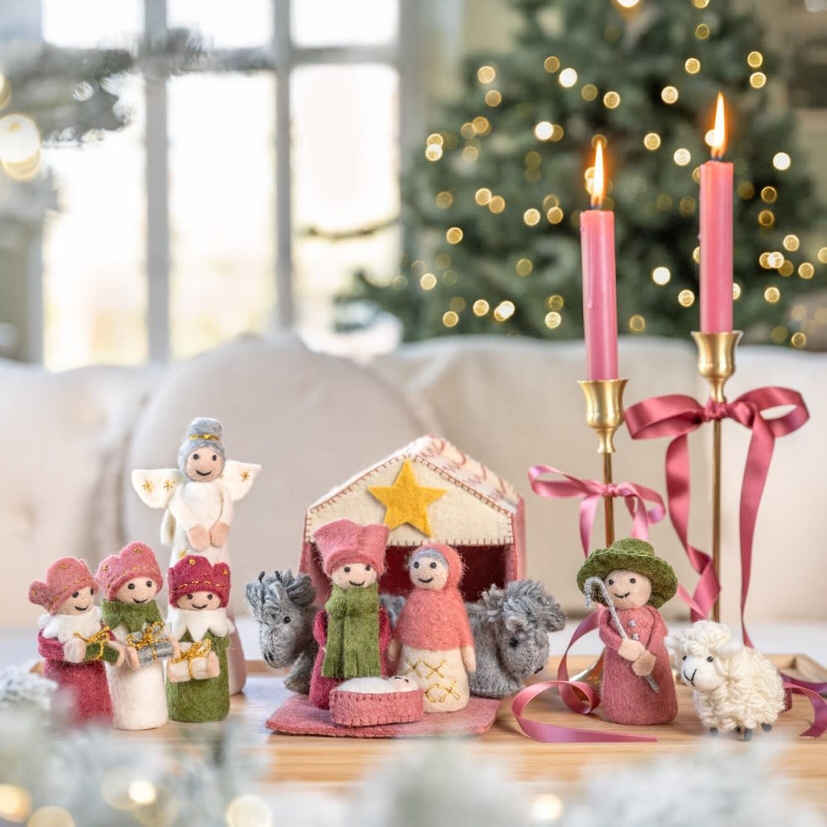 Fairmade Fairtrade Sjaal met Verhaal Kerststal Cyclaam oudroze met 11 kerstfiguren, Fairmade Fairtrade handgemaakt