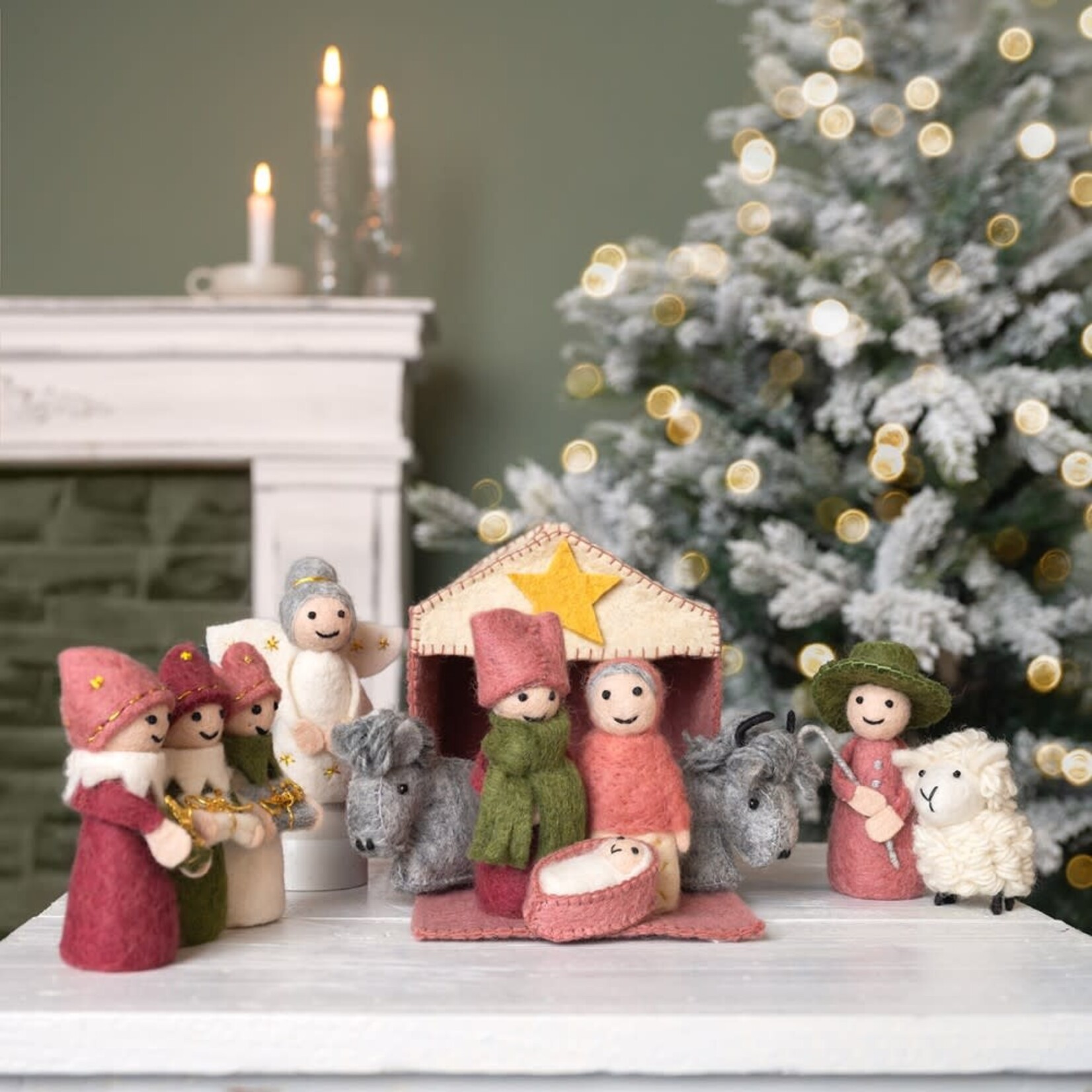 Fairmade Fairtrade Sjaal met Verhaal Kerststal Cyclaam oudroze met 11 kerstfiguren, Fairmade Fairtrade handgemaakt