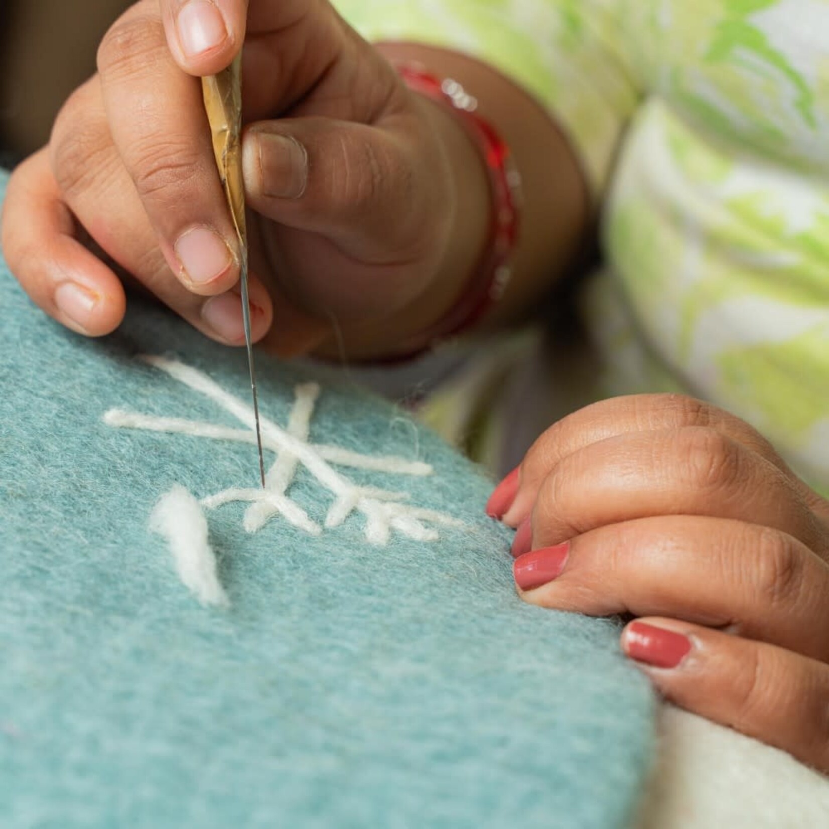 Fairmade Fairtrade Sjaal met Verhaal 35 cm onderzetter placemat ijsblauw Sneeuwvlok