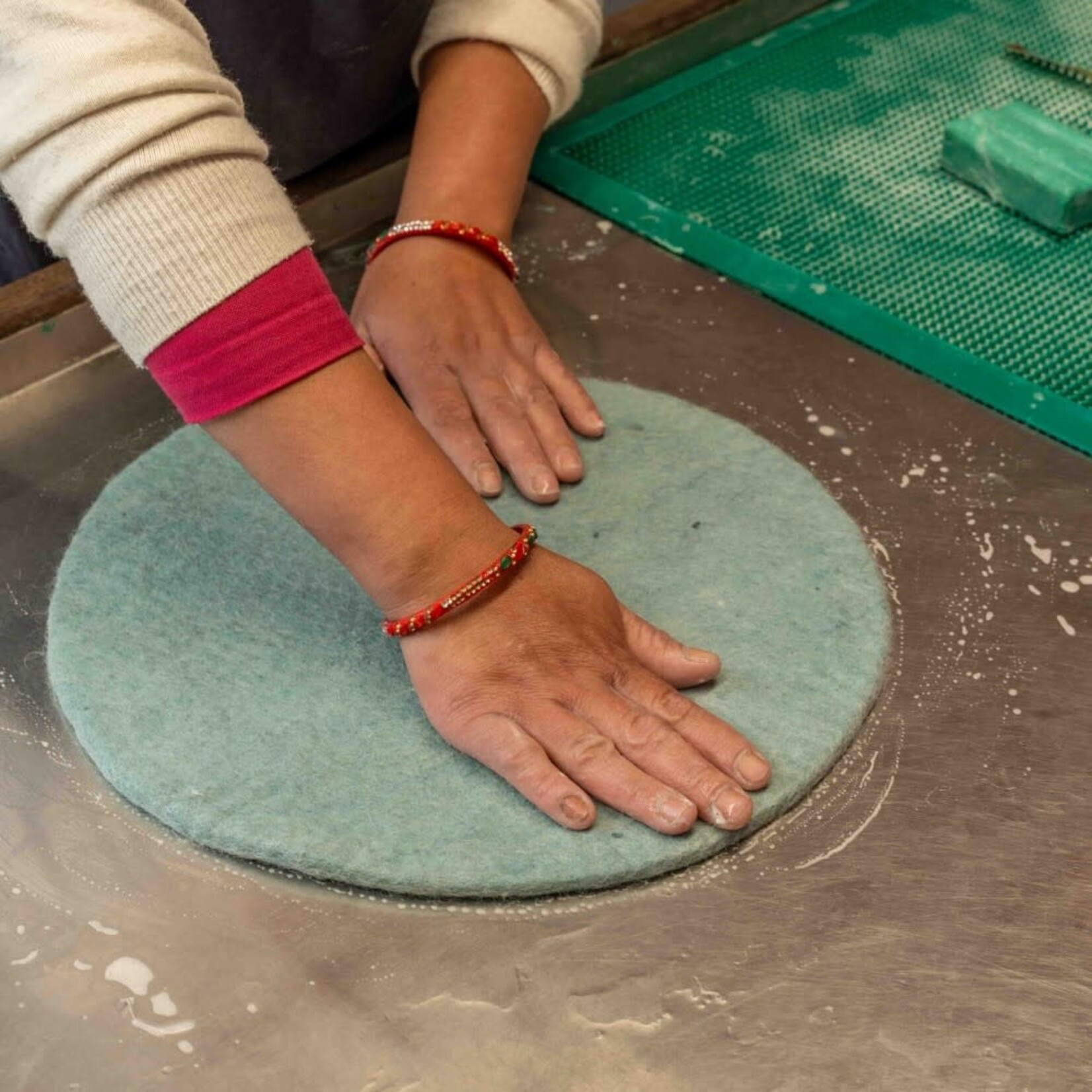 Fairmade Fairtrade Sjaal met Verhaal 35 cm onderzetter placemat ijsblauw Sneeuwvlok