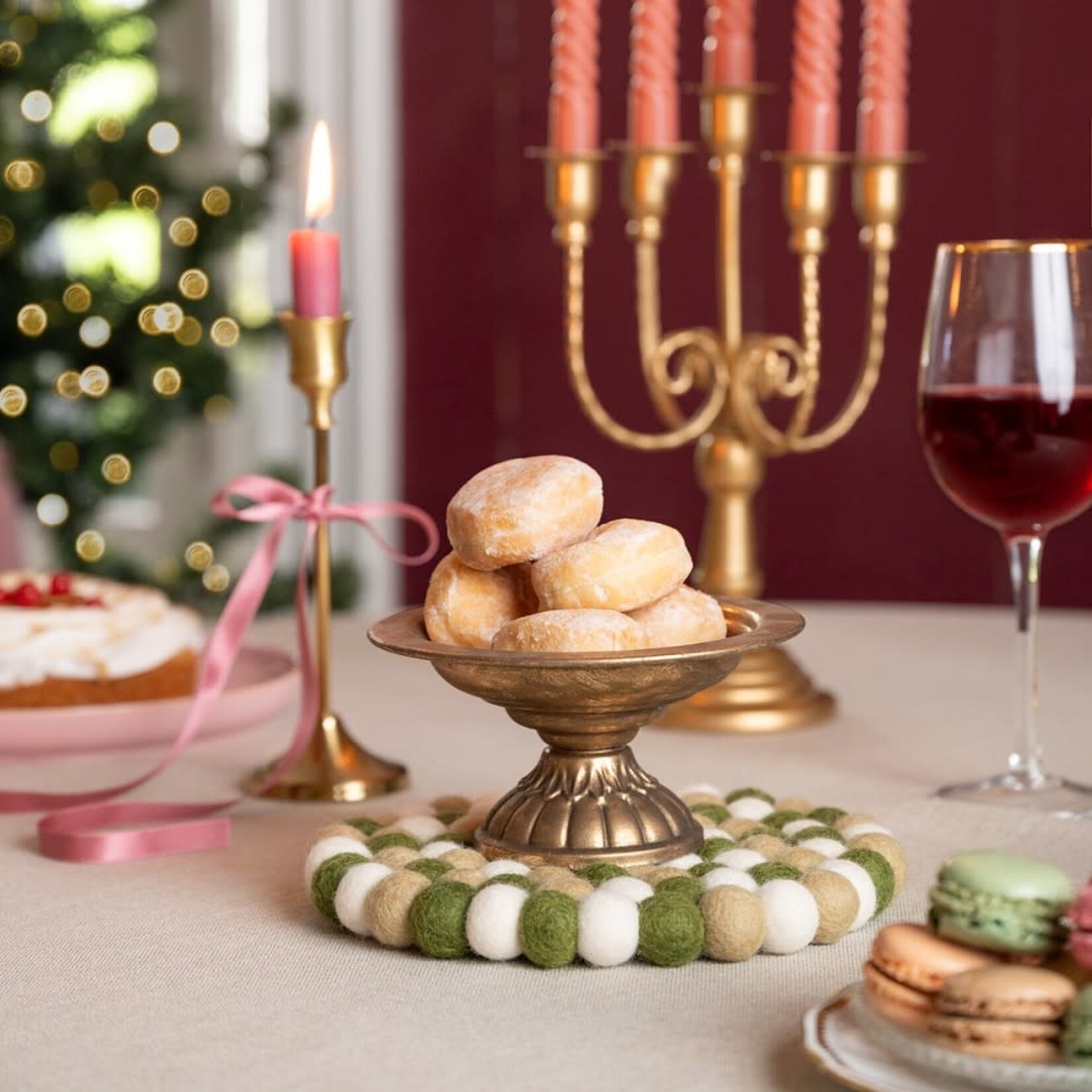 Fairmade Fairtrade Sjaal met Verhaal 20 cm onderzetter rond viltbolletjes Mistletoe