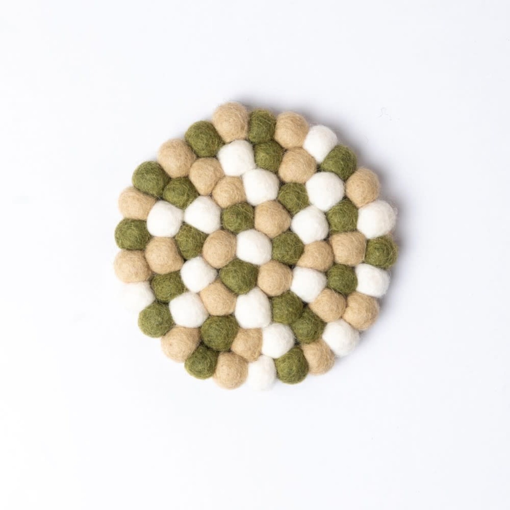 Fairmade Fairtrade Sjaal met Verhaal 20 cm onderzetter rond viltbolletjes Mistletoe