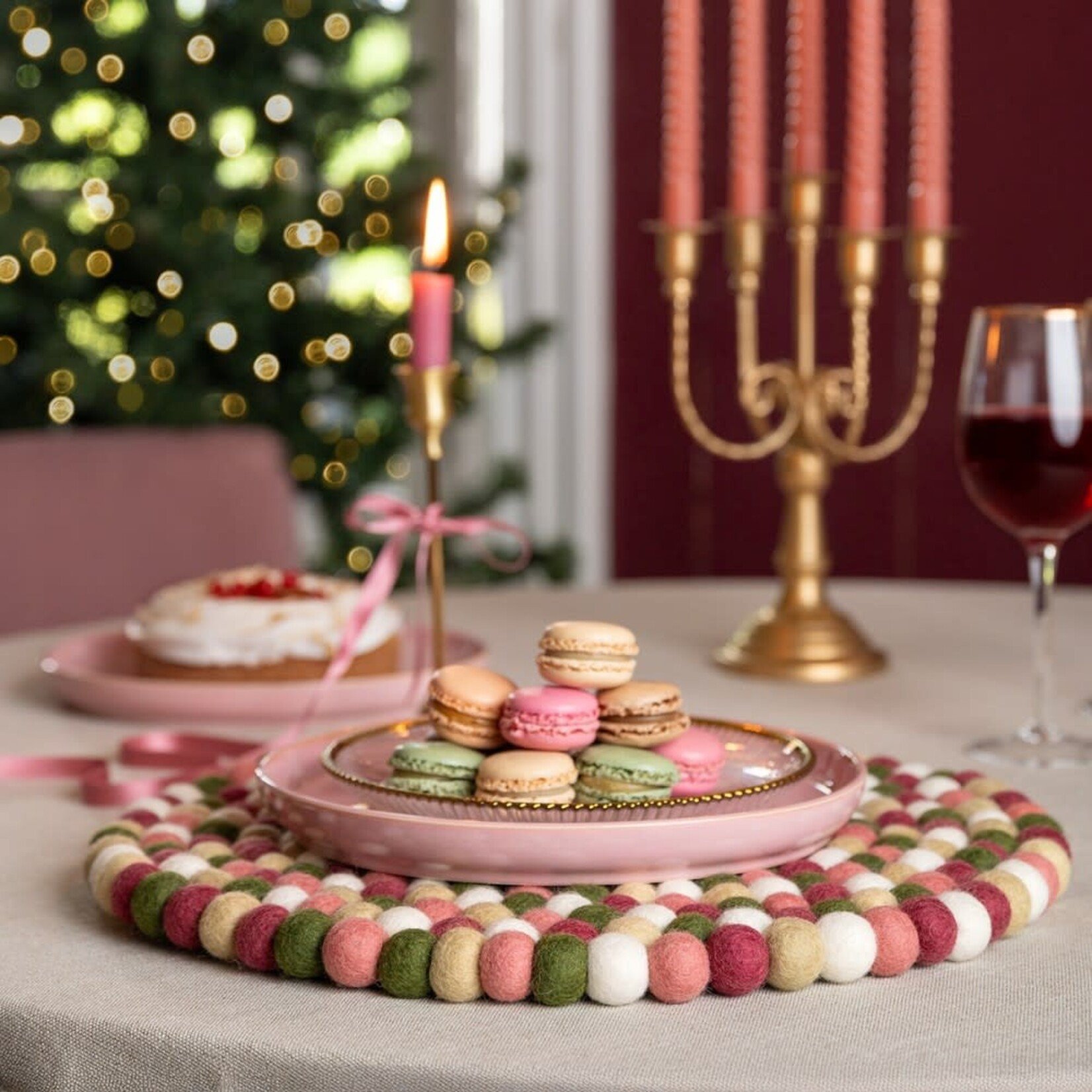 Fairmade Fairtrade Sjaal met Verhaal 40 cm onderzetter rond viltbolletjes Mistletoe Dreams