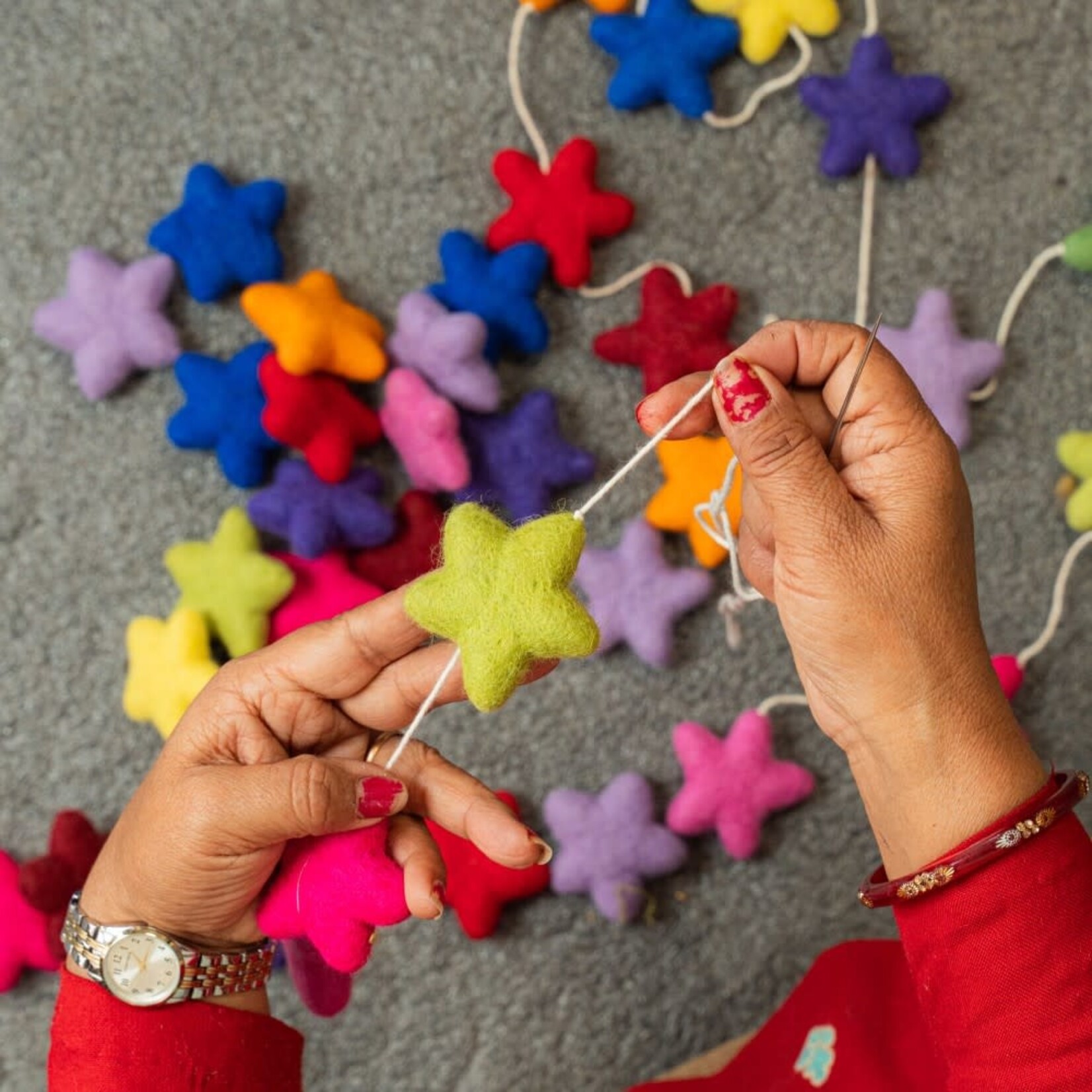 Fairmade Fairtrade voor Sjaal met Verhaal Sjaal met Verhaal 120 cm Viltslinger Ster Multicolor