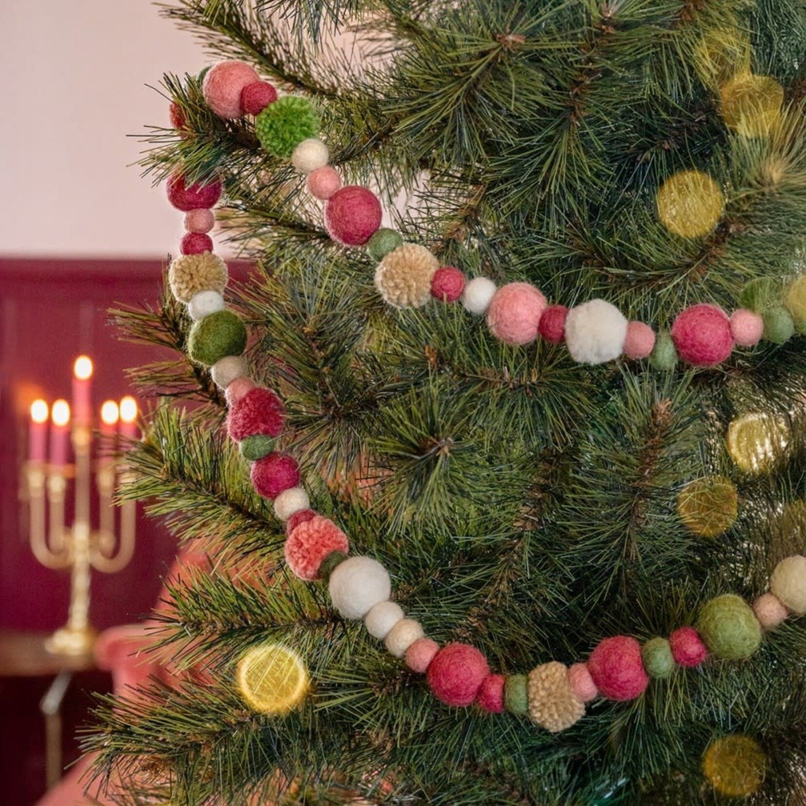 Fairmade Fairtrade Sjaal met Verhaal 120 cm Viltslinger Viltballetjes Pompoms Mistletoe Dreams