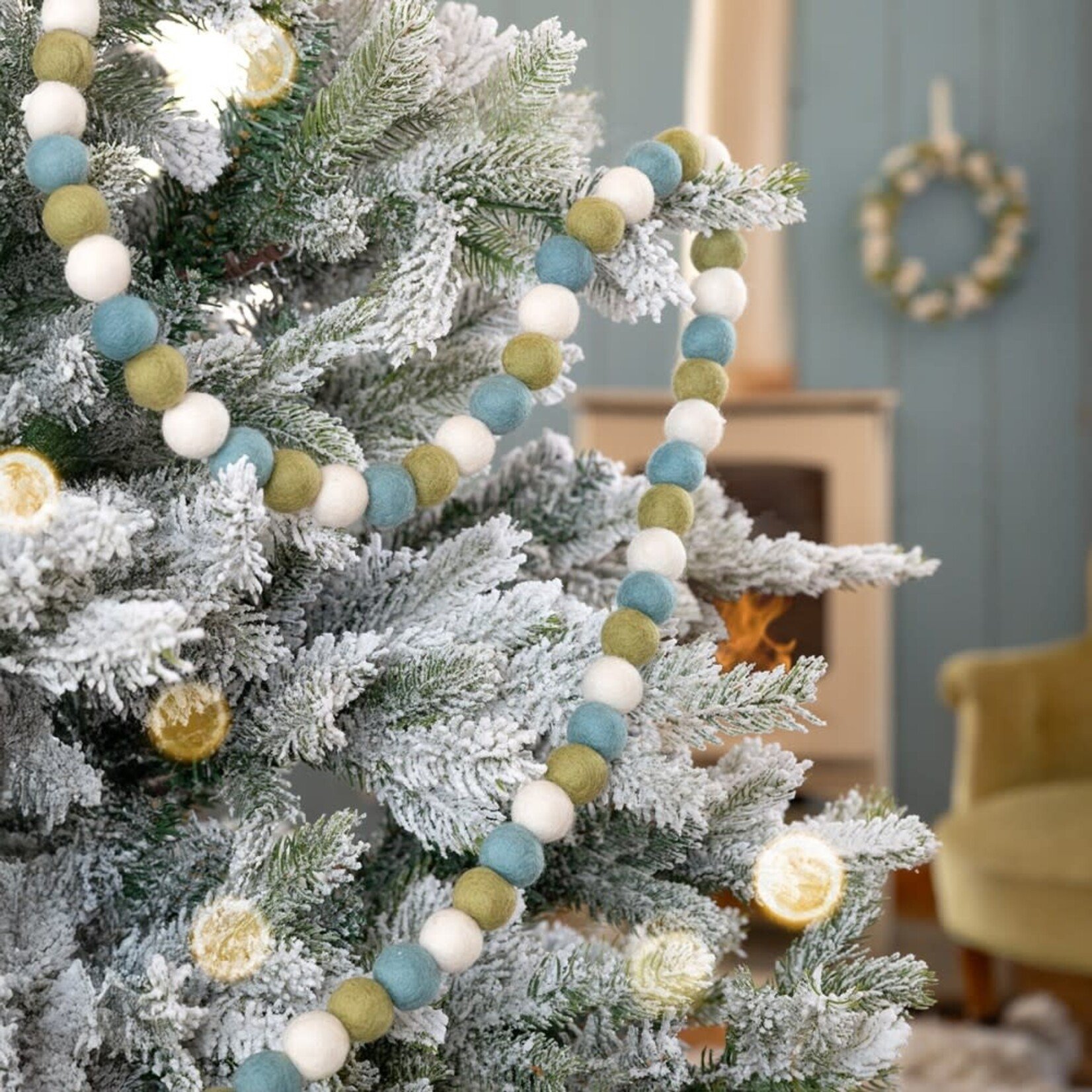 Fairmade Fairtrade Sjaal met Verhaal 200 cm Viltslinger Viltballetjes Winterwonderland