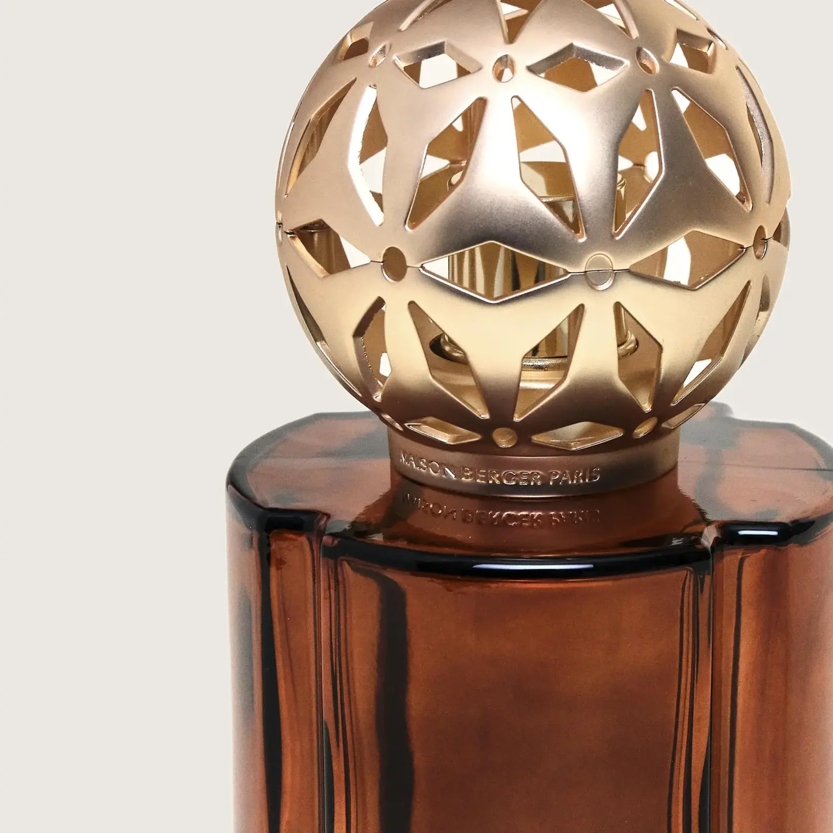 Maison Berger Paris 1898 Exclusieve Limited Edition: Geef je interieur sfeer met de Lampe Pomelis Chocolat