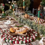 Fairmade Fairtrade voor Sjaal met Verhaal Sjaal met Verhaal 40 cm onderzetter rond viltbolletjes Holly Berry