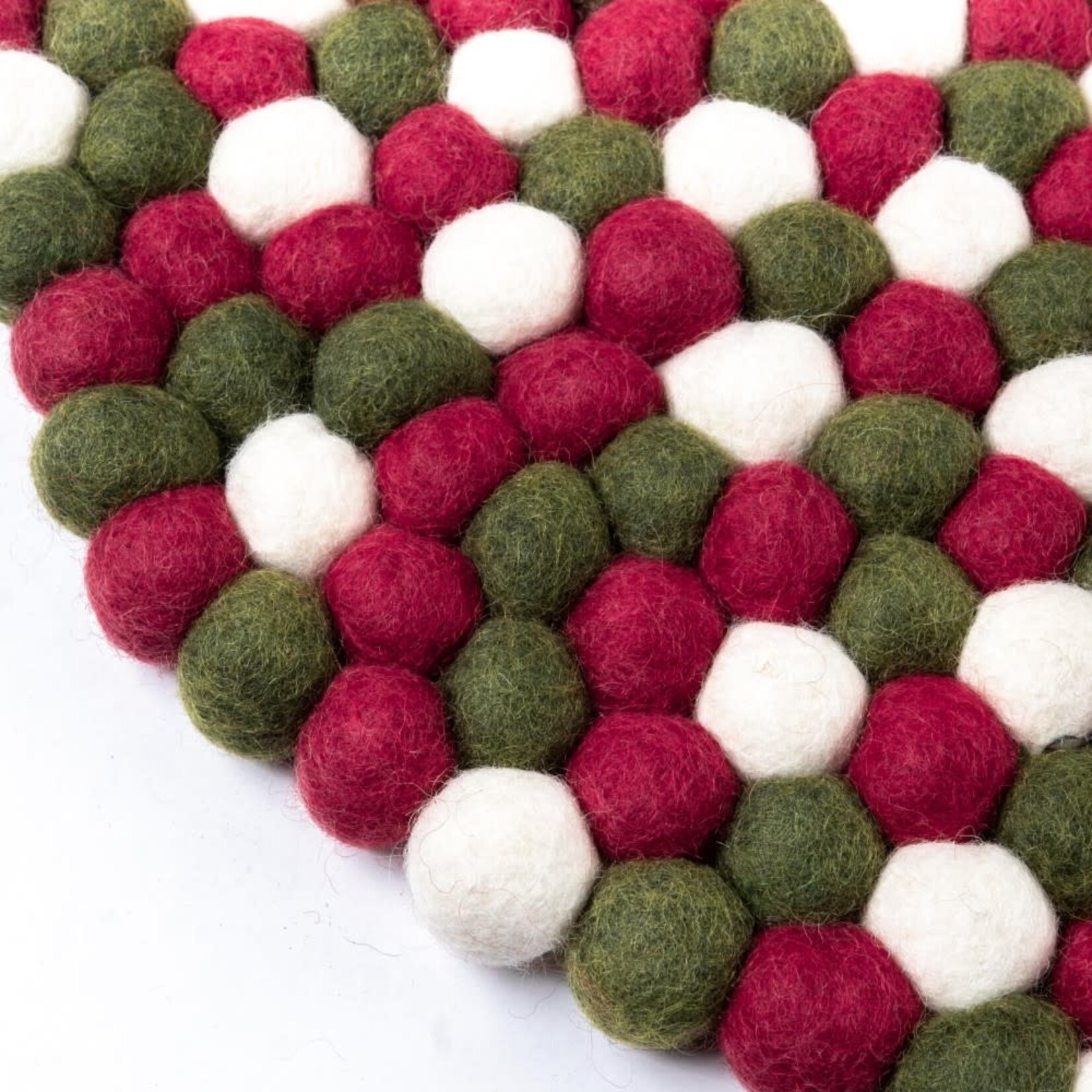 Fairmade Fairtrade voor Sjaal met Verhaal Sjaal met Verhaal 40 cm onderzetter rond viltbolletjes Holly Berry