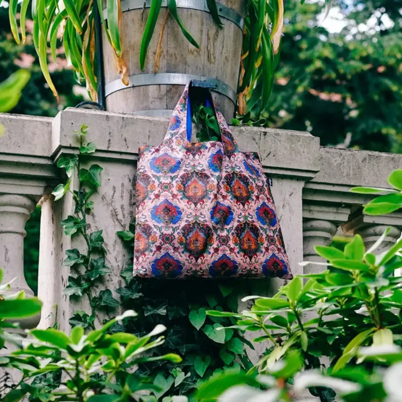 Loqi opvouwbaar tasje Loqi Bag Large Tapestry Tea Rose gerecycled Loqi artist Collection LQdatt