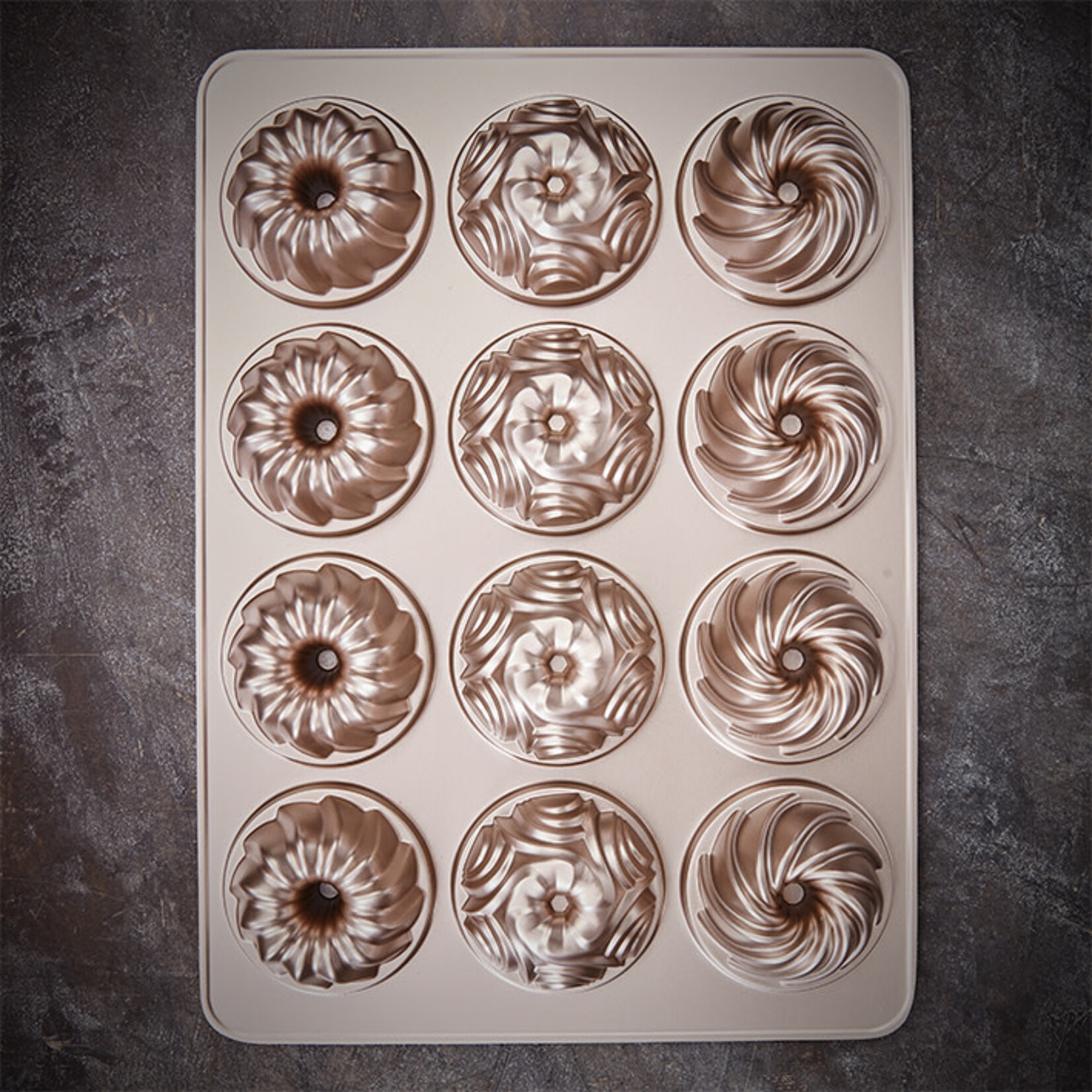 Birkmann 395x285x42 mm Contoura Violet 12vorm  Birkmann Contoura Violet bakvorm B887077