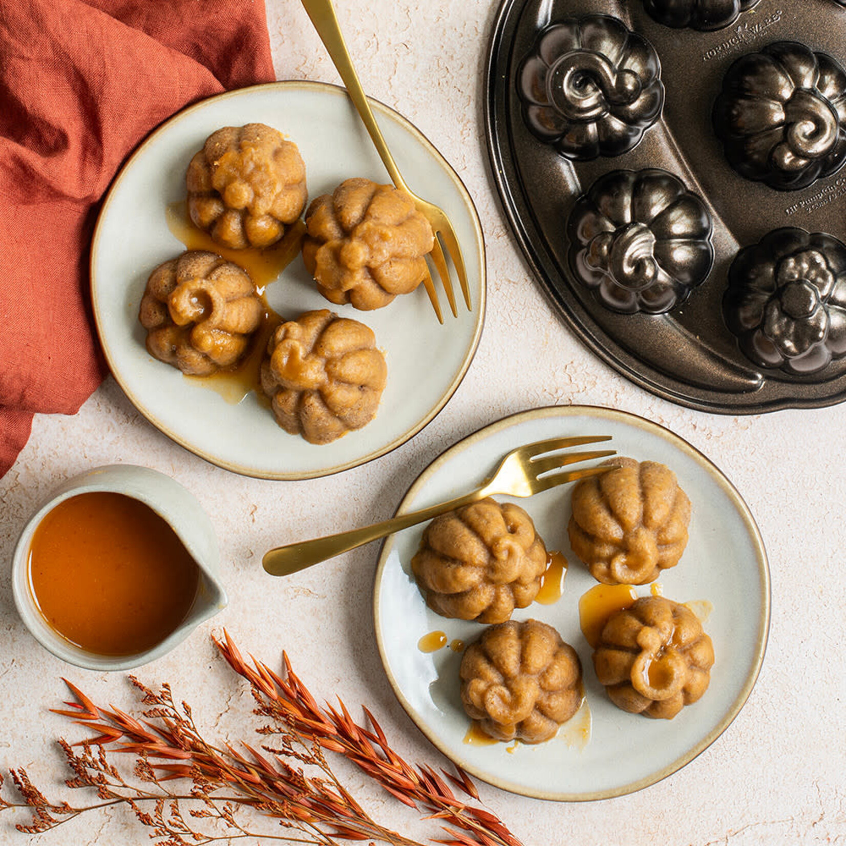 Nordic Ware Nordic Waren Lil' Pumpkin Cakelet pan met 8 mini cakes Nordic Ware 89048