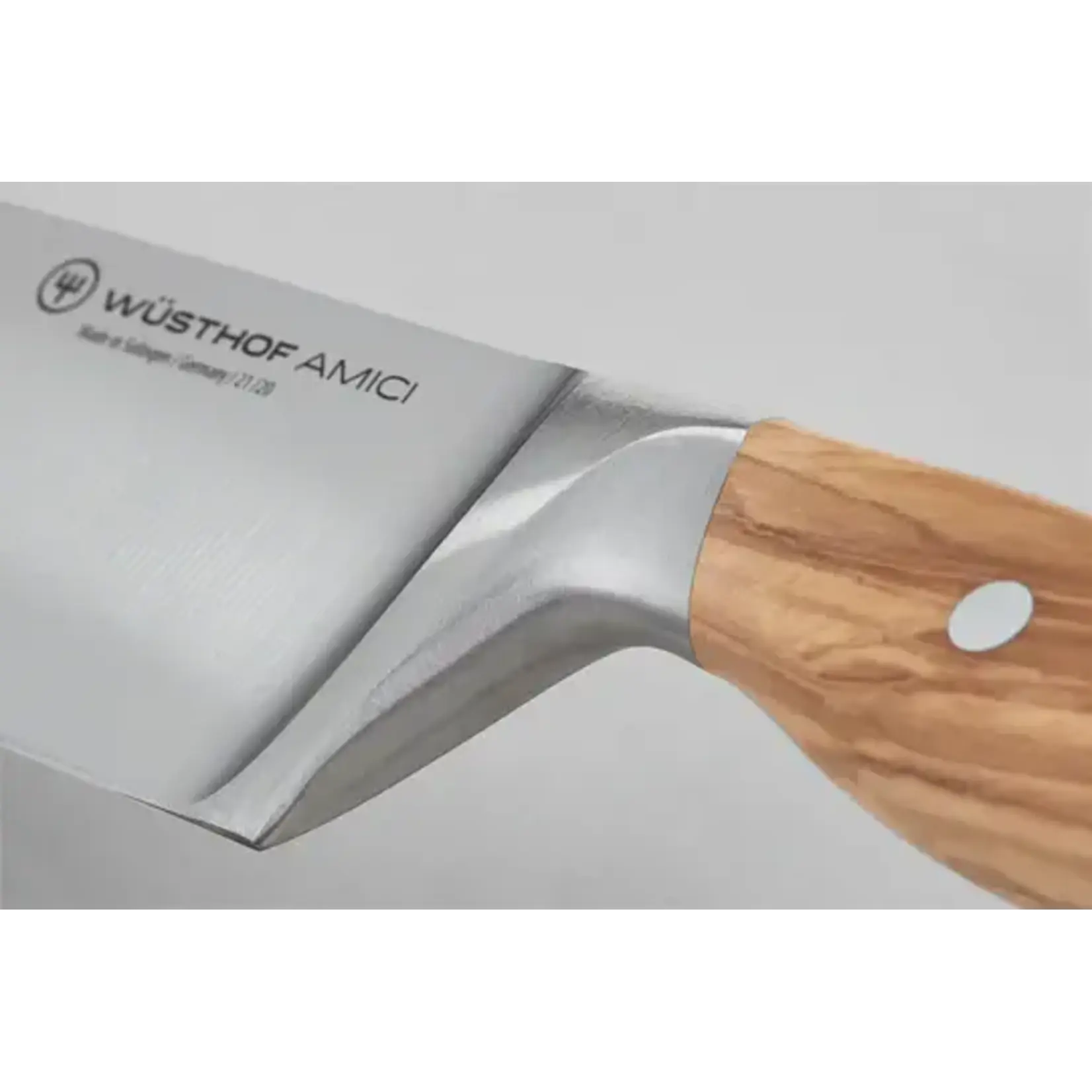 Wüsthof, messen uit Solingen gemaakt onder leiding van de 5e generatie familie Wusthof Geschenkset Wusthof Amici koksmes 20 met een schitterende plank en Amici olijfolie Wusthof 1101360301