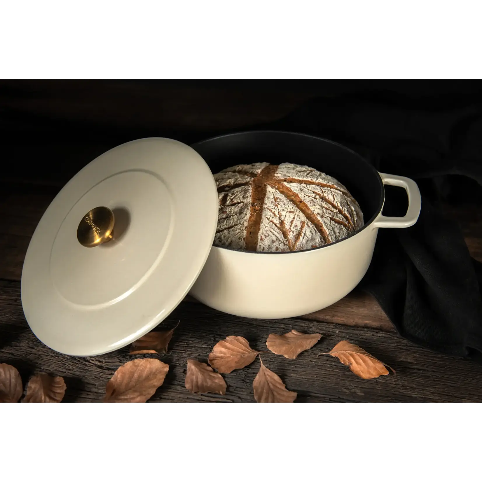 Combekk, Nederlands design  gietijzeren pannen uit gerecycled materiaal. 28 cm Sand gietijzeren braadpan Combekk sous-chef braadpan gietijzer 28 cm zand Combekk 190128sag