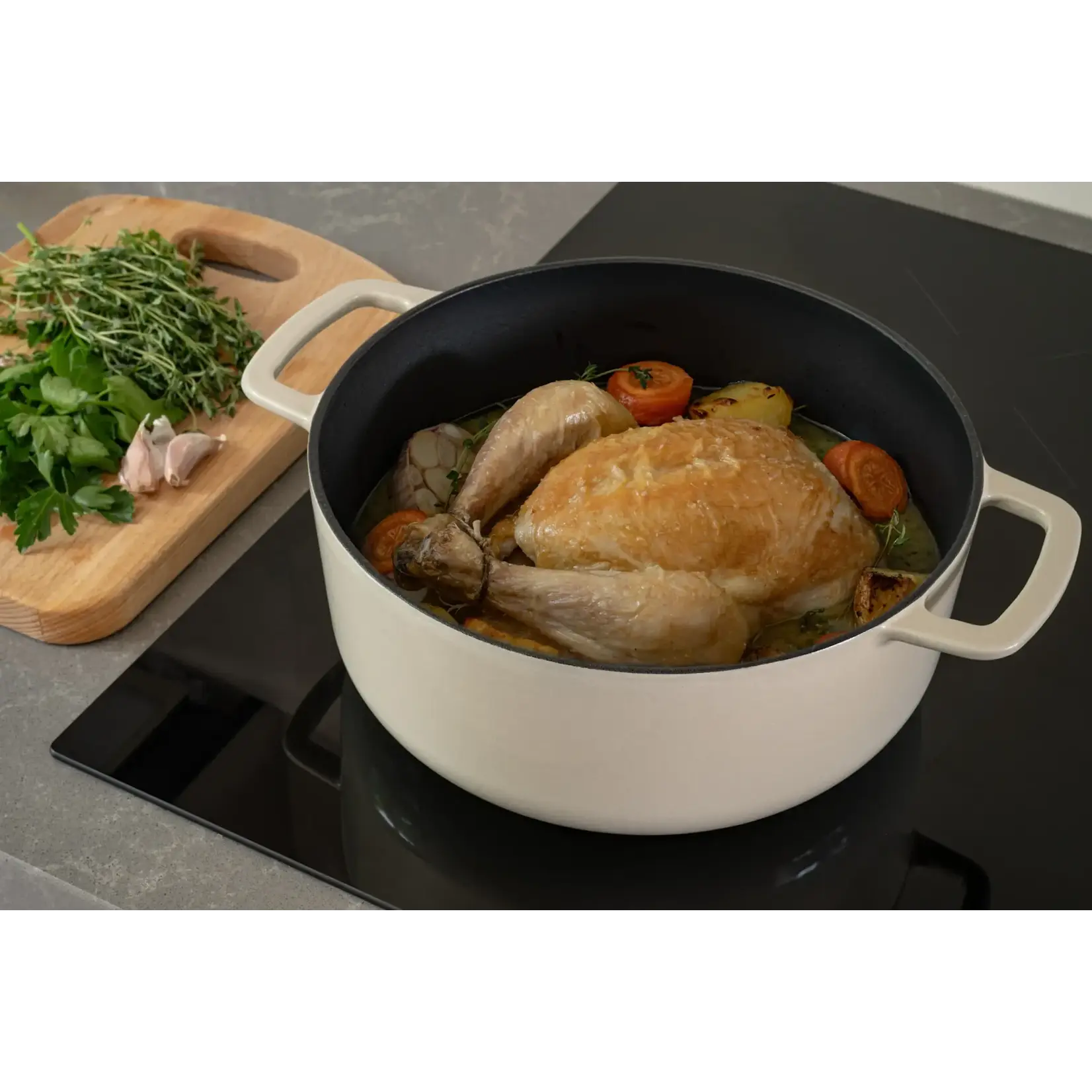 Combekk, Nederlands design  gietijzeren pannen uit gerecycled materiaal. 28 cm Sand gietijzeren braadpan Combekk sous-chef braadpan gietijzer 28 cm zand Combekk 190128sag