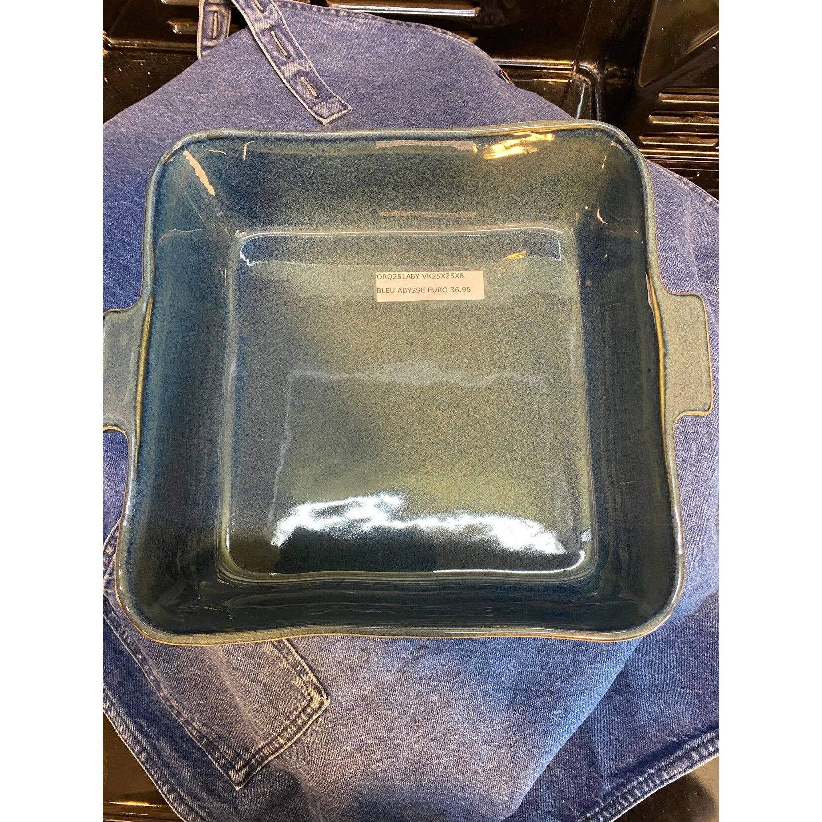 Gresnovo, handgemaakt keihard stoneware uit Portugal Ovenschaal vierkant 25x25x8 cm Gresnovo ovenschaal Bleu Abysse Gresnovo orq251aby