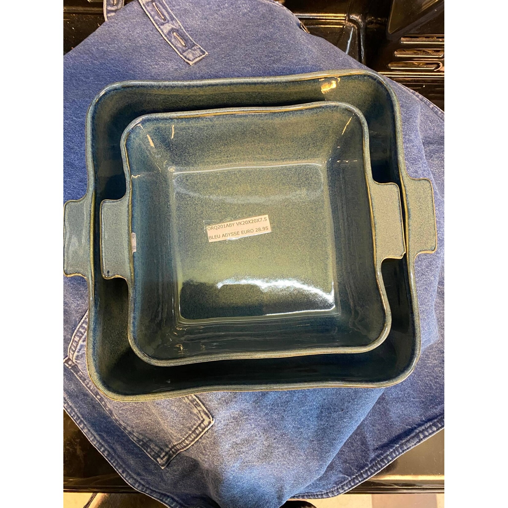 Gresnovo, handgemaakt keihard stoneware uit Portugal Ovenschaal vierkant 25x25x8 cm Gresnovo ovenschaal Bleu Abysse Gresnovo orq251aby