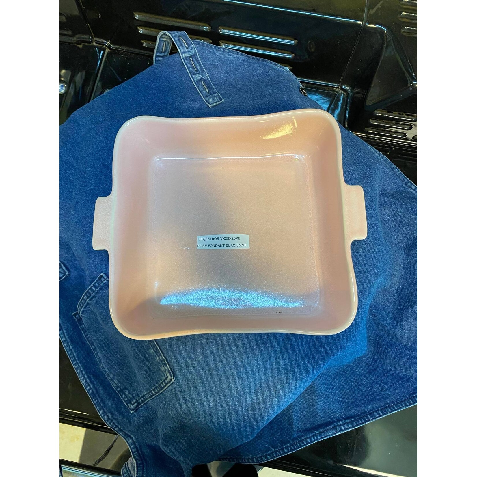 Gresnovo, handgemaakt keihard stoneware uit Portugal Ovenschaal vierkant 25x25x8 cm Gresnovo ovenschaal Rose Fondant Gresnovo orq251ros