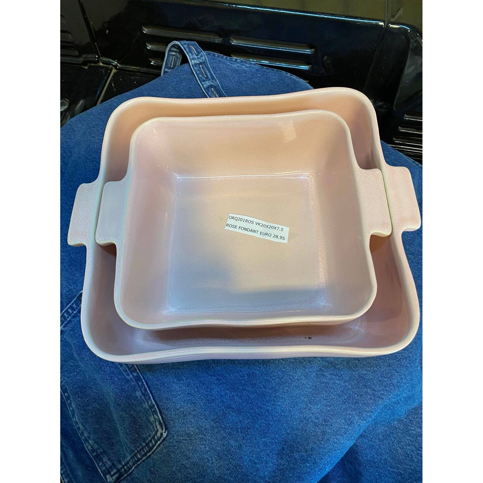 Gresnovo, handgemaakt keihard stoneware uit Portugal Ovenschaal vierkant 25x25x8 cm Gresnovo ovenschaal Rose Fondant Gresnovo orq251ros