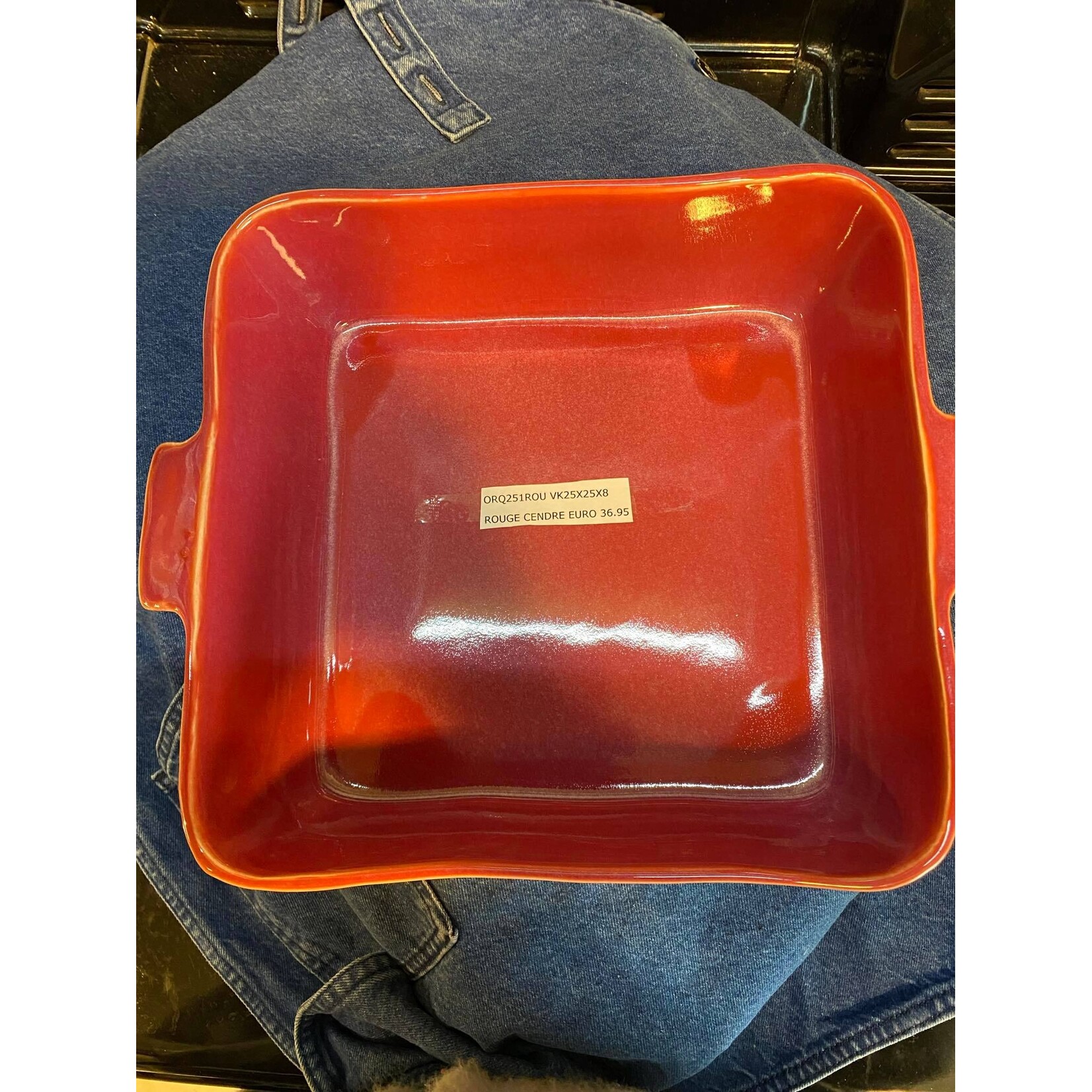 Gresnovo, handgemaakt keihard stoneware uit Portugal Ovenschaal vierkant 25x25x8 cm Gresnovo ovenschaal Rouge Cendré Gresnovo orq251rou