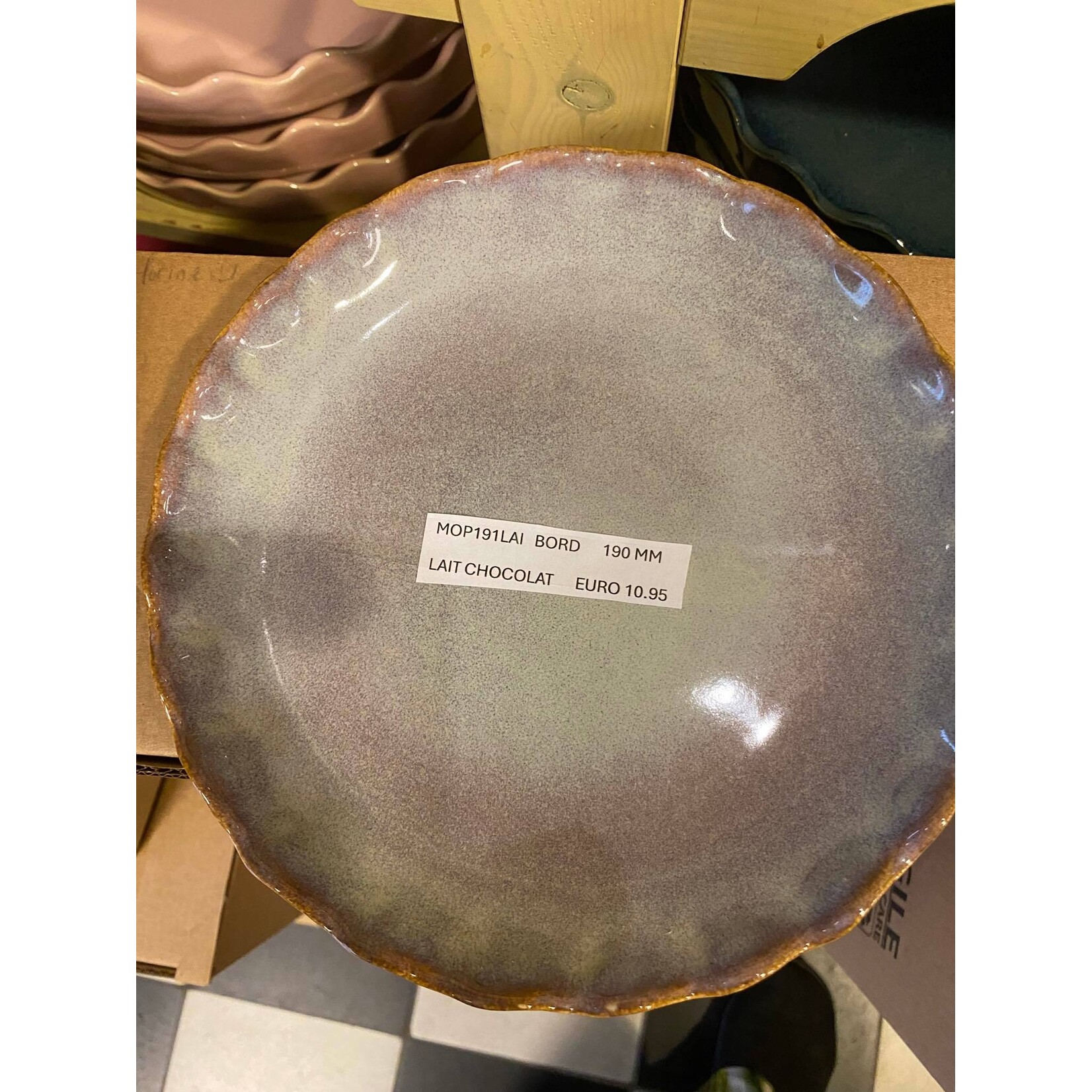 Gresnovo, handgemaakt keihard stoneware uit Portugal Plate bord 19 cm  Gresnovo Moove bord 19 cm Lait Chocolat mop191lai