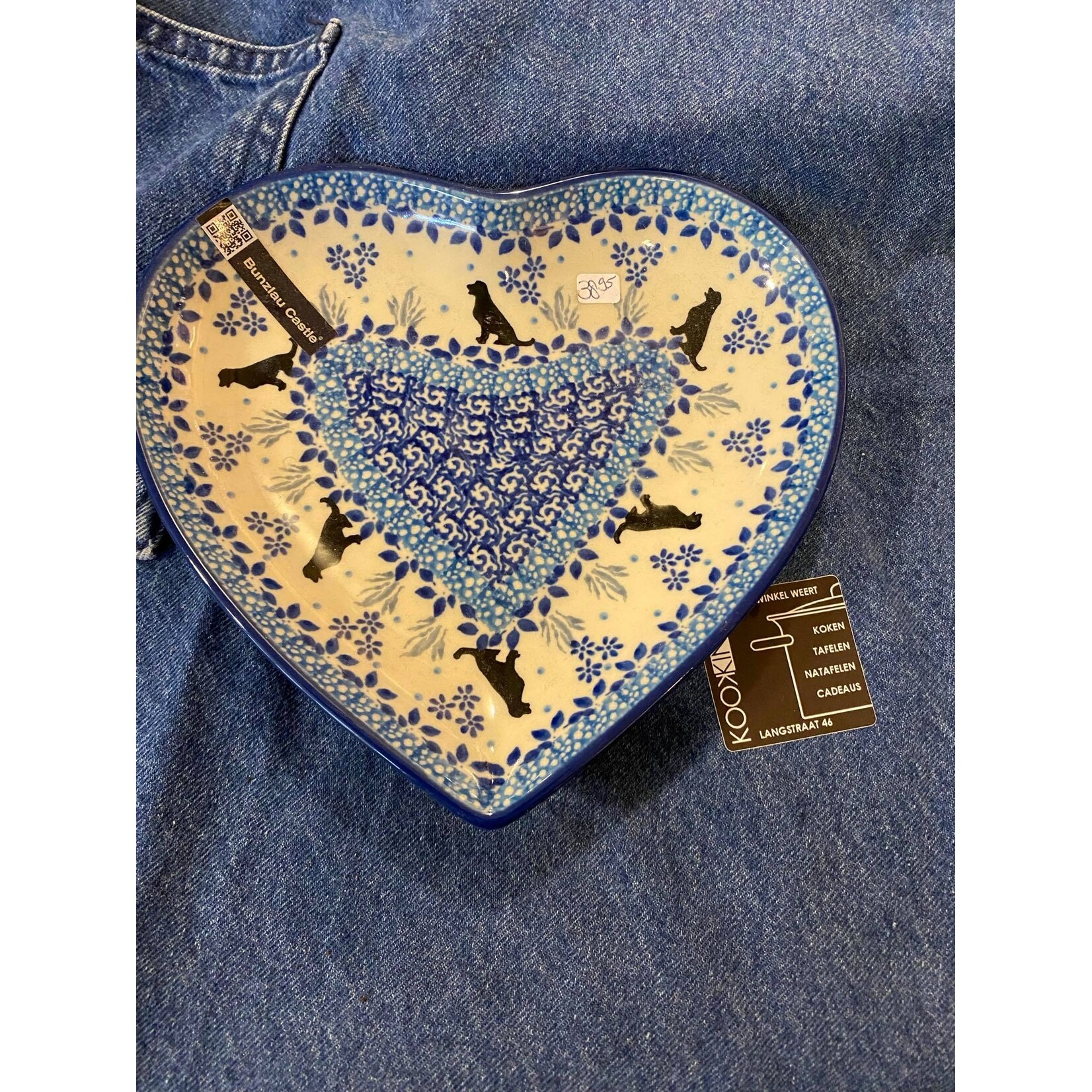 Bunzlau Castle Ø 182x30 mm Dish Heart Medium Bunzlau Castle Dish Heart shape puppy Bunzlau Castle 1959-2856