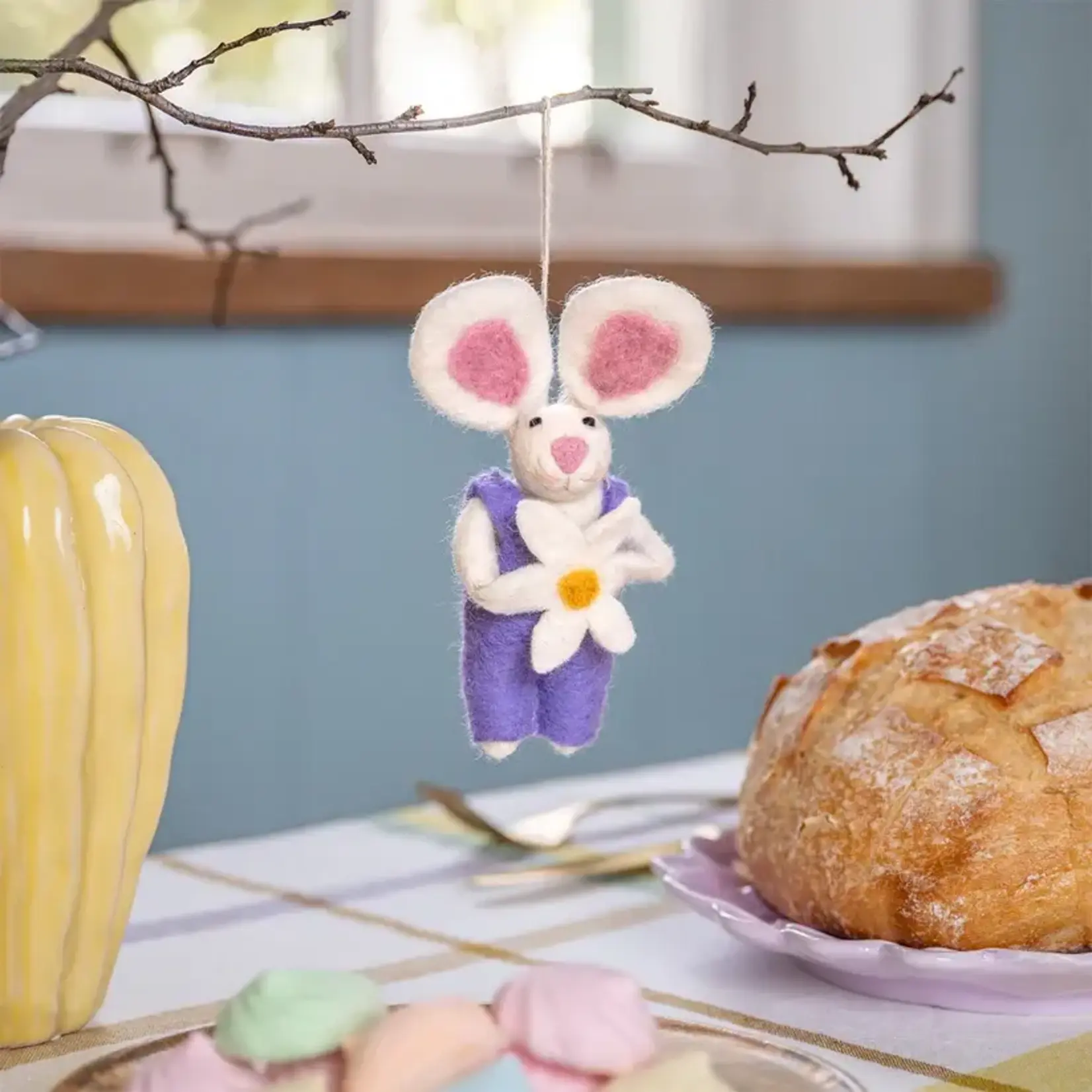 Fairmade Fairtrade voor Sjaal met Verhaal Sjaal met verhaal hanger haasje met Margriet 1 van 6 Handmade Fairmade uit Nepal