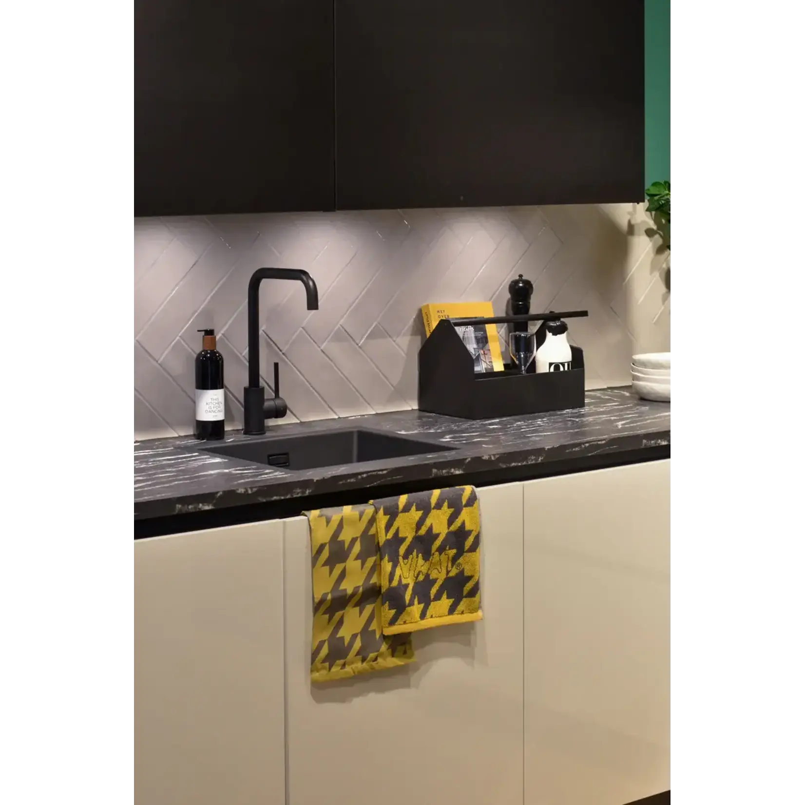 Vaat Amsterdam Kitchen Couture Vaat Gift set Pied de poule light pale yellow light grey Theedoek en keukendoek Vaat GS0005