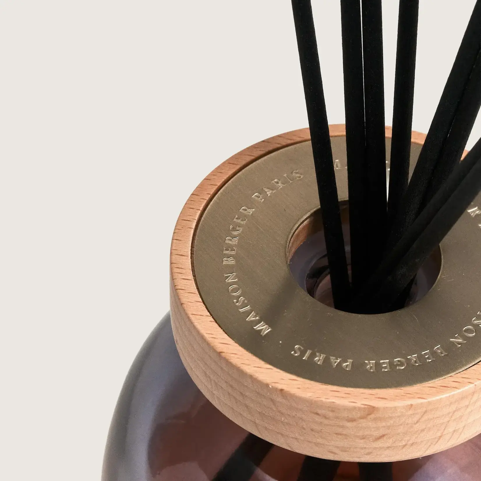 Maison Berger Paris 1898 Maison Berger Parfumsticks Wood Gris rouge 180 ml Pétillance Exquise Maison Berger 7878