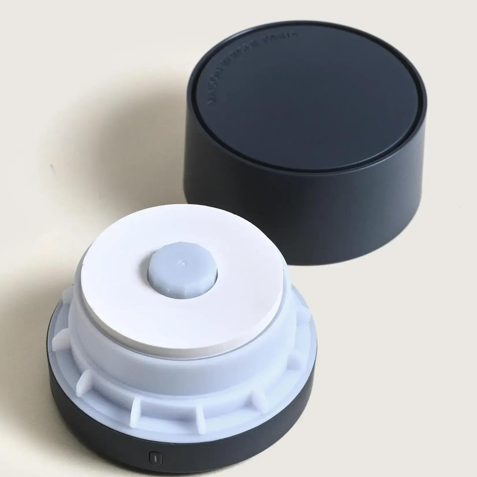 Maison Berger Paris 1898 Maison Berger Nomad elektrische parfumdiffuser Gris grijs Maison Berger Nomad grijs 7033