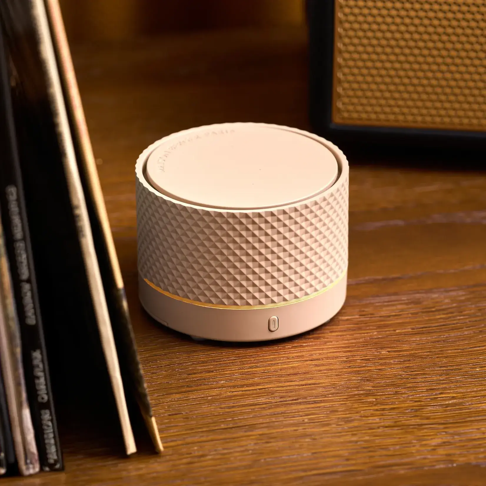 Maison Berger Paris 1898 Maison Berger Nomad elektrische parfumdiffuser Sable zandkleur Maison Berger Nomad zand 7039