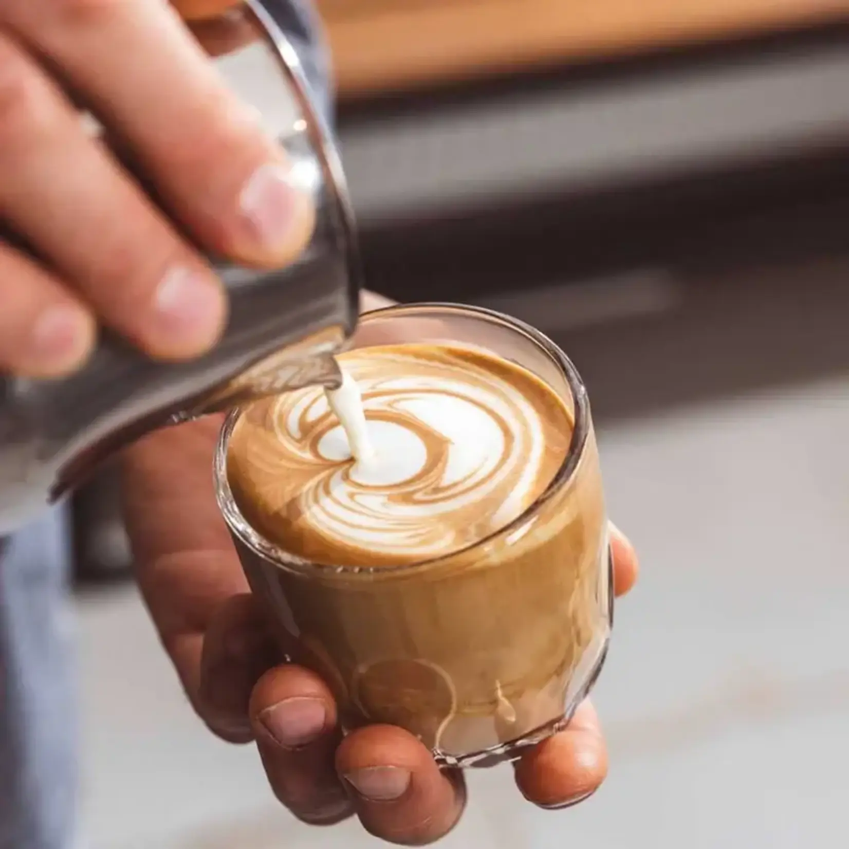 Leonardo Loving Glass Leonardo Gocce koker met 3 verschillende koffie glazen en kurken onderzetters Leonardo 055191