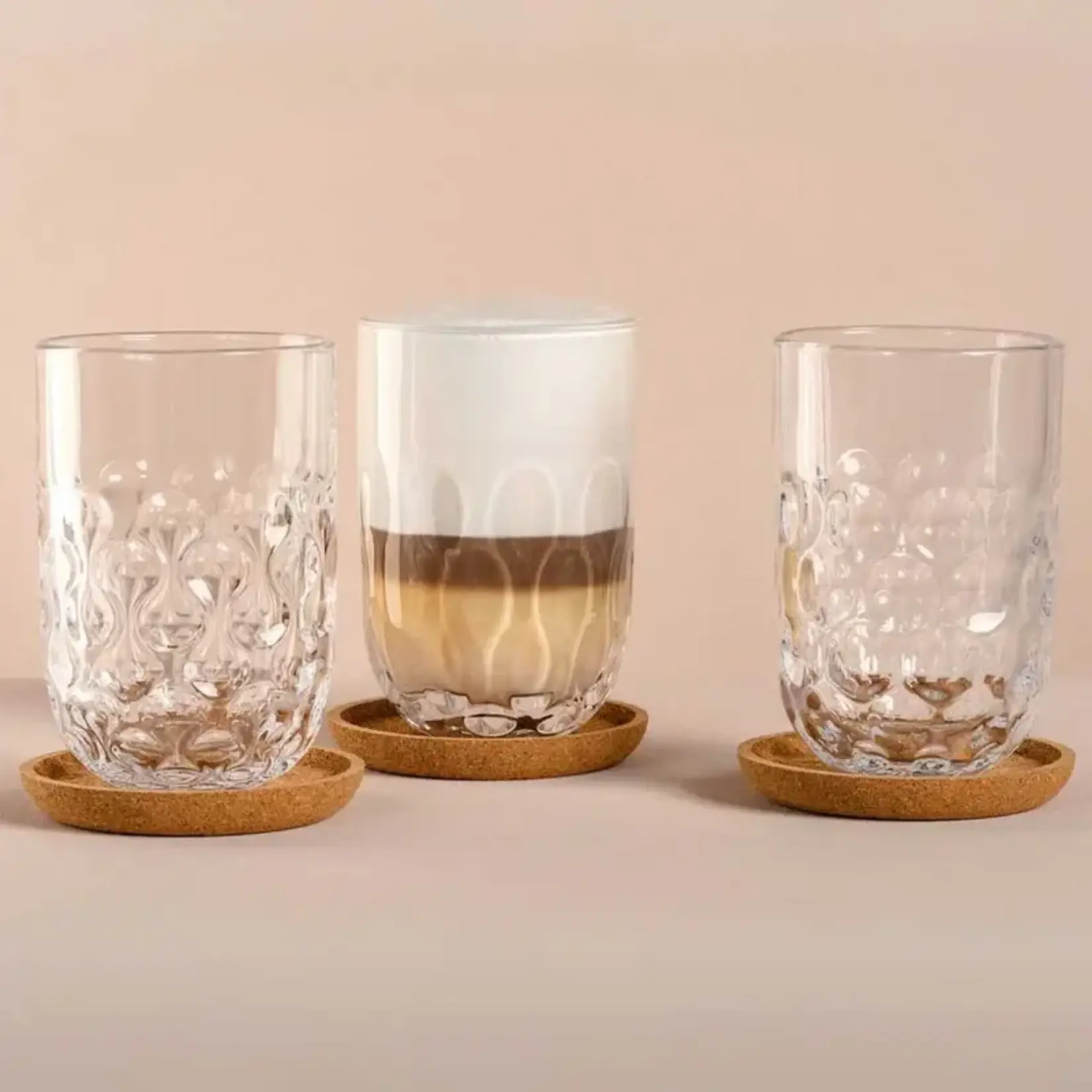 Leonardo Loving Glass Leonardo Gocce koker met 3 verschillende latte glazen en kurken onderzetters Leonardo 055192