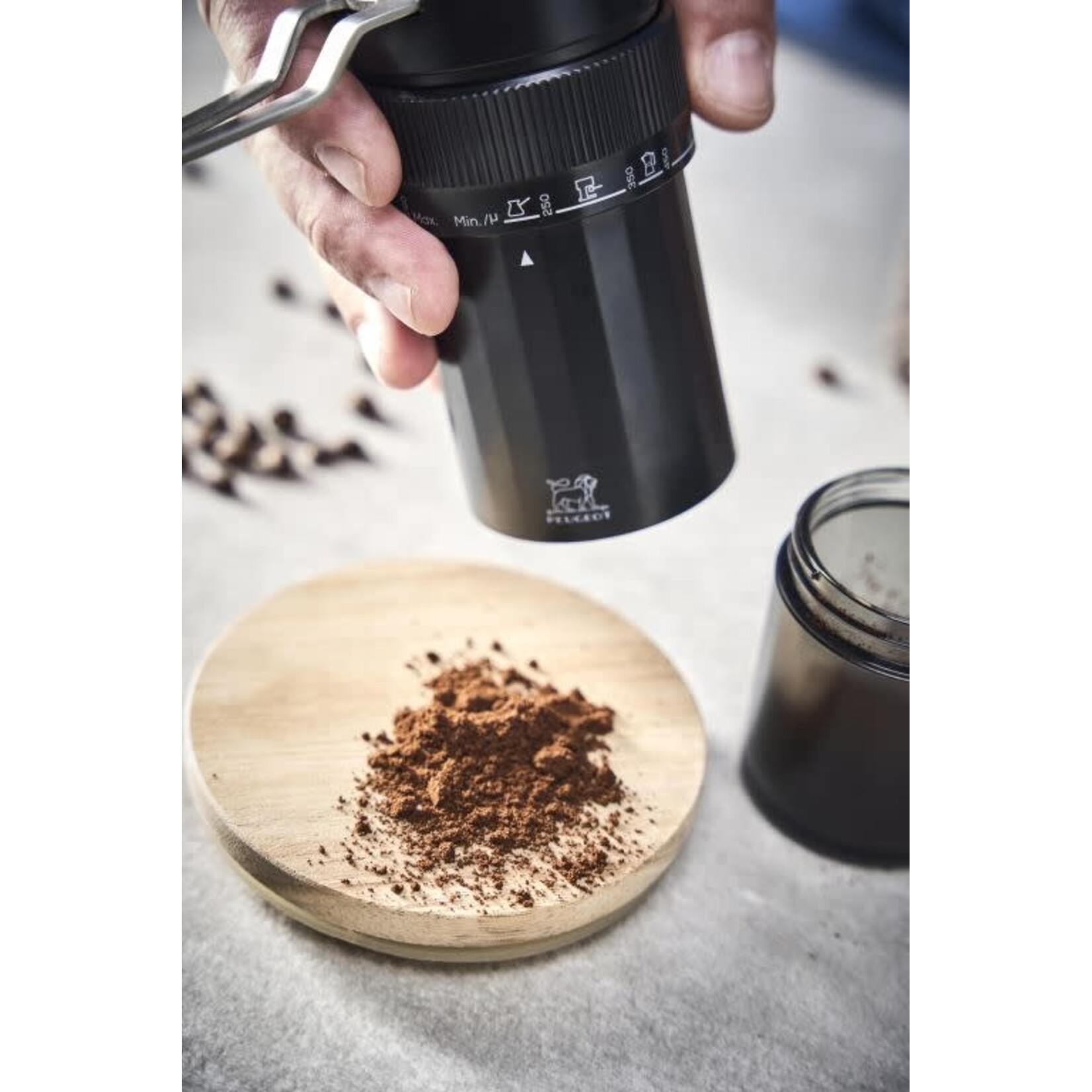 Peugeot Peugeot Presto handmatige koffiemolen met symbolen die maalgraad aangeven Peugeot 42439