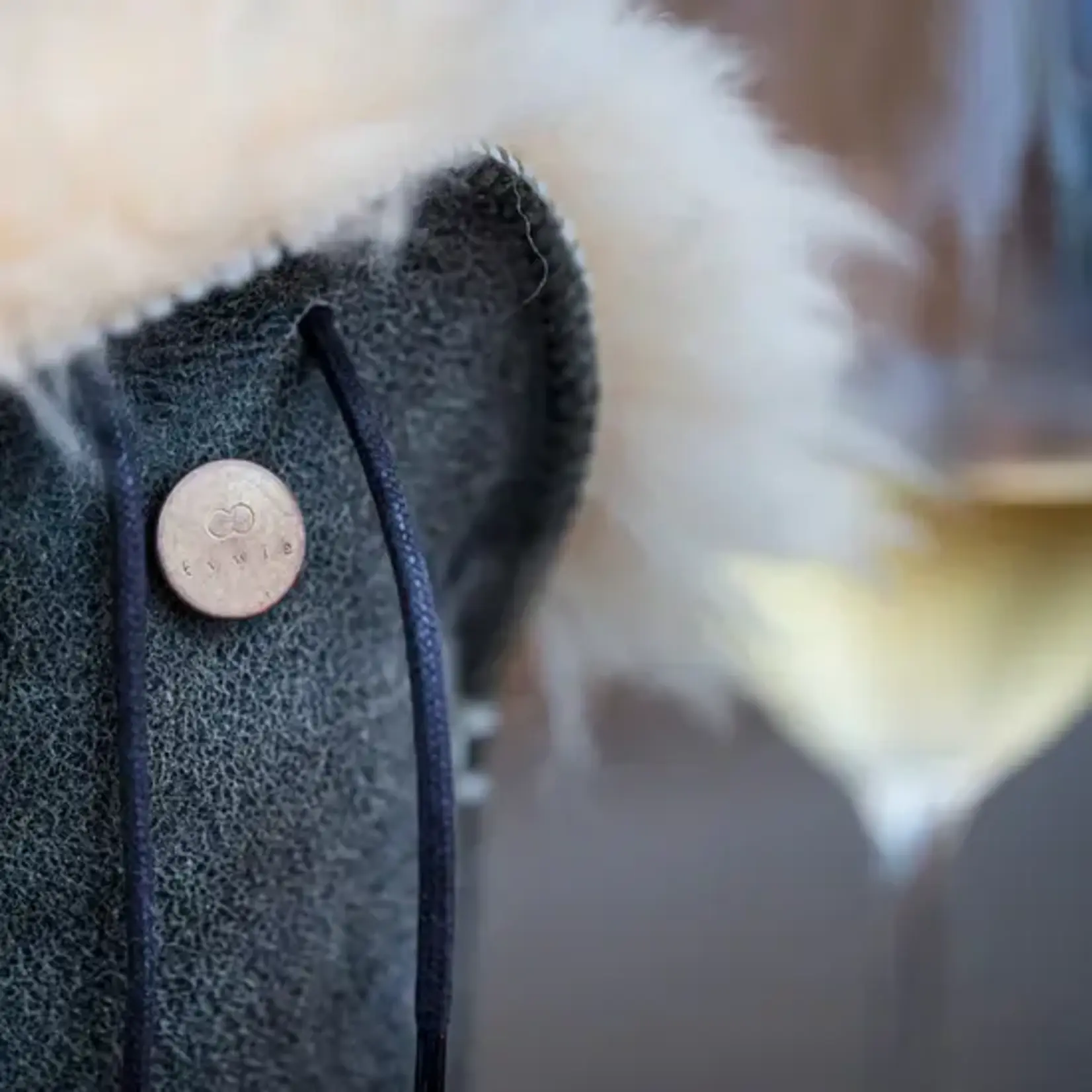 Kywie, keep it cool with wool Champagne koeler Kywie Champagne Vintage Brown Fluffy C06KL