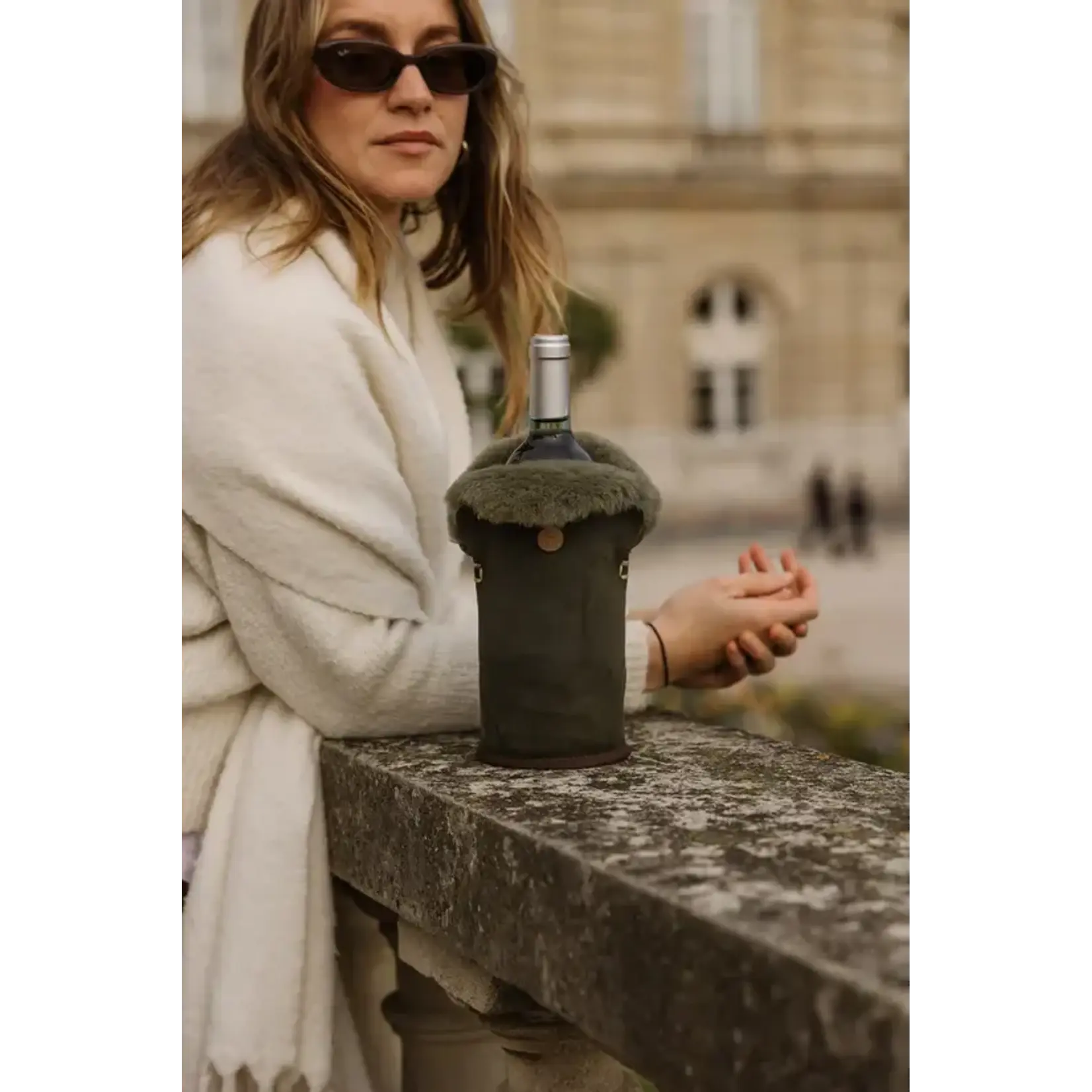 Kywie, keep it cool with wool Kywie Tulip wijnkoeler Kywie Tulip Khaki Suede Olive Suede Kywie T55SU