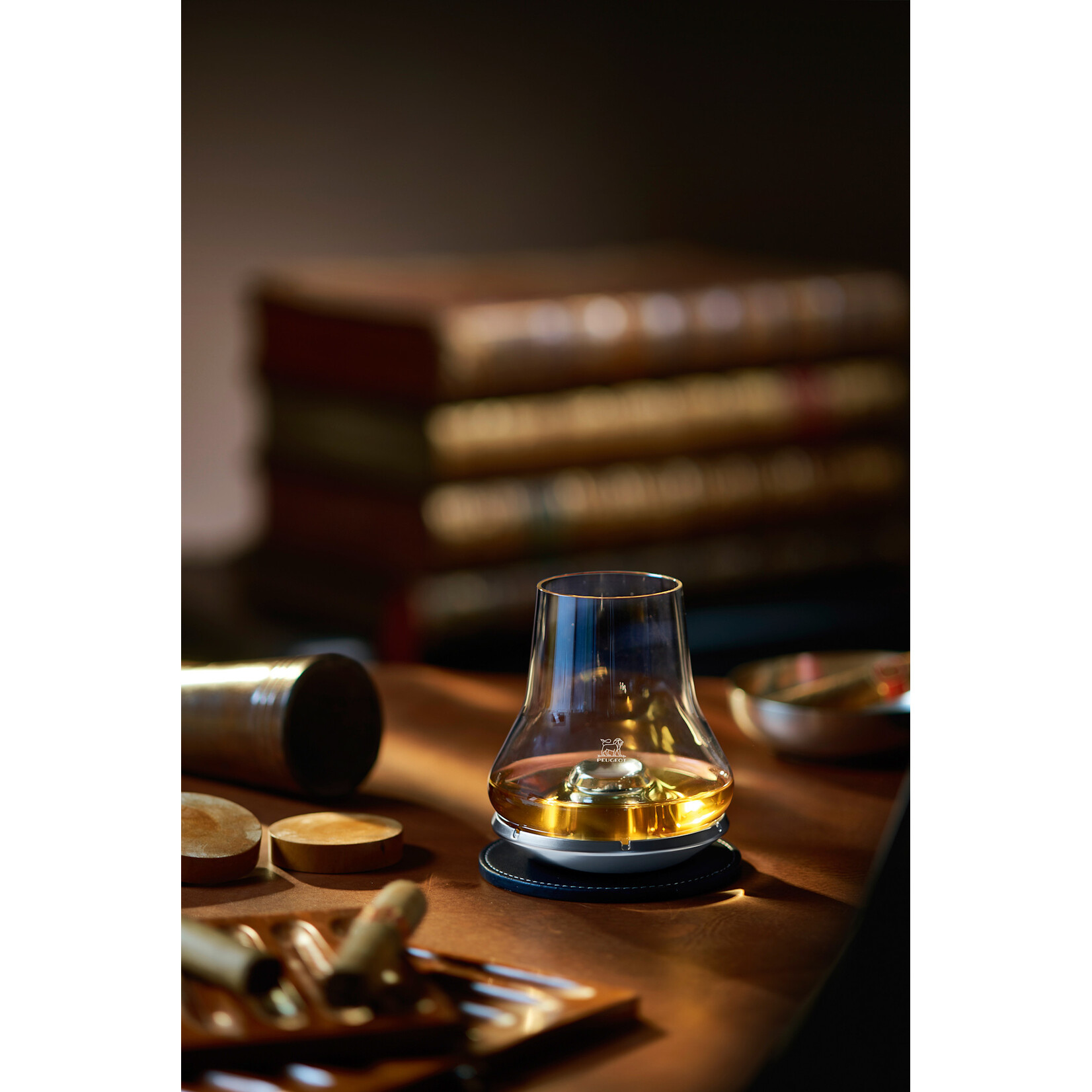 Peugeot 266196 Peugeot Atmosphere Wiskey set-2  whiskey glazen metalen koelvoeten en onderzetters Peugeot 266196