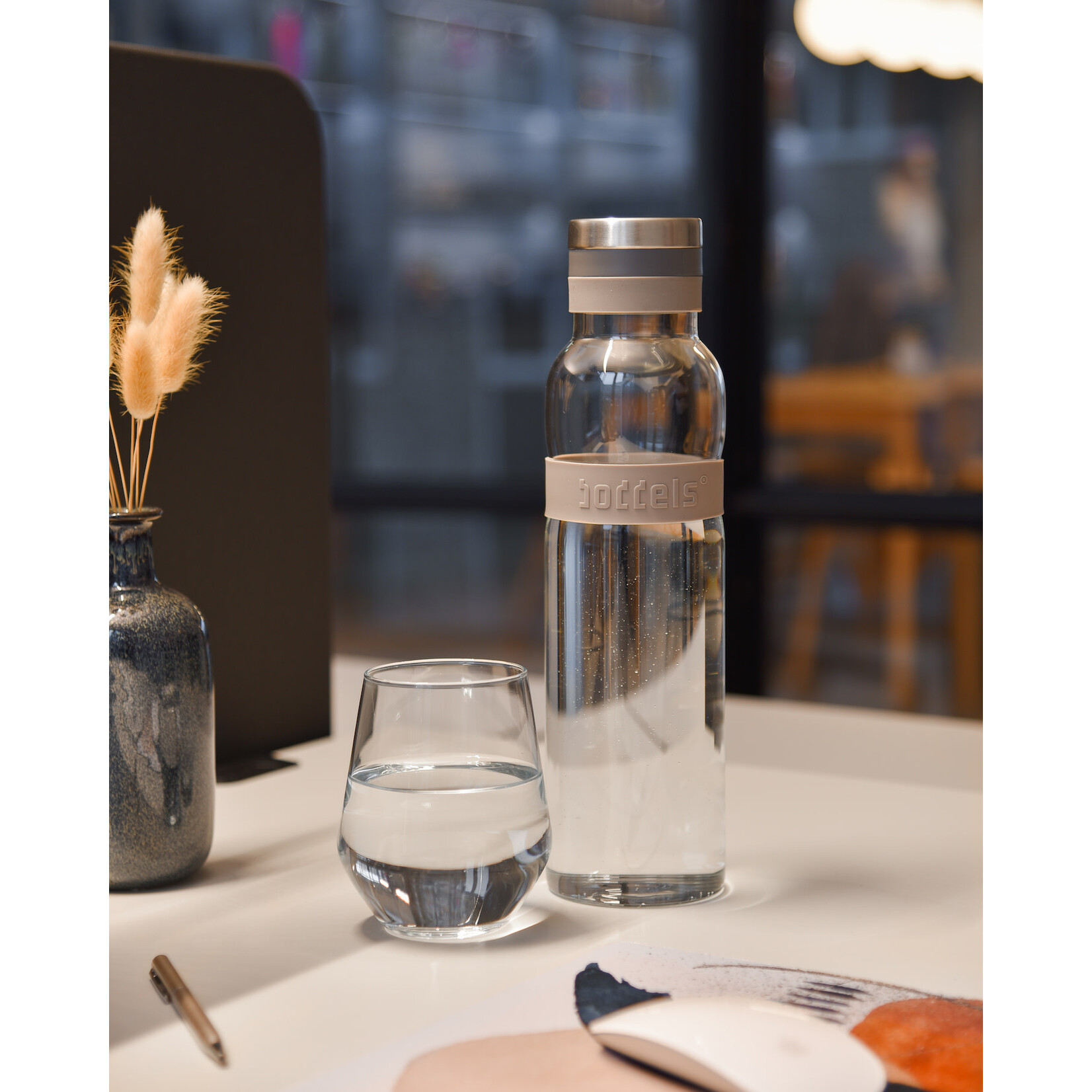 Diverse Merken glas-rvs karaf met spies Boddels Sund karaf 1100 ml karaf glas-rvs Taupe Boddels B508000008