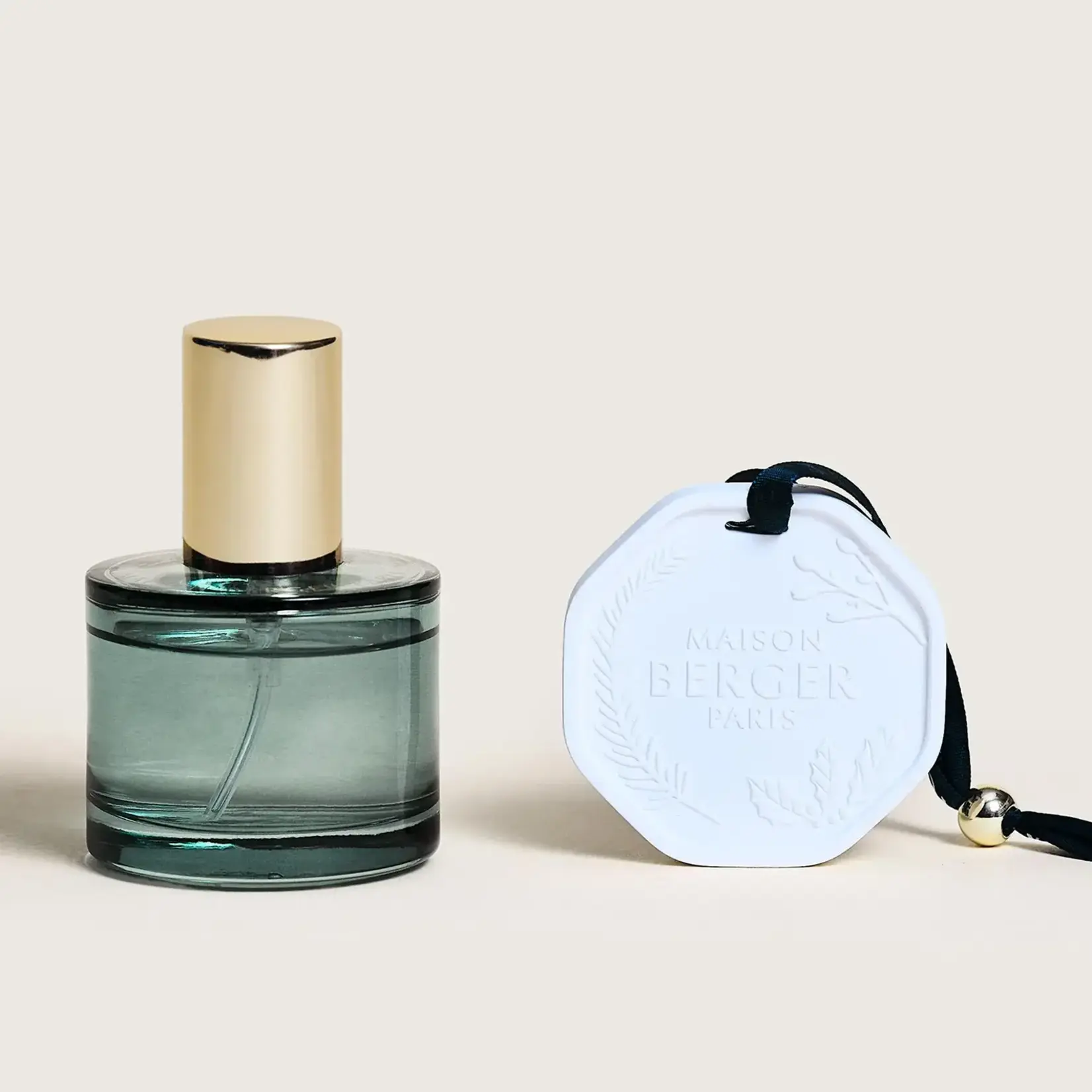 Maison Berger Paris 1898 Maison Berger Giftset Magical Roomspray 50ml + Parfumhanger Poussière d'Ambre Maison Berger 7923