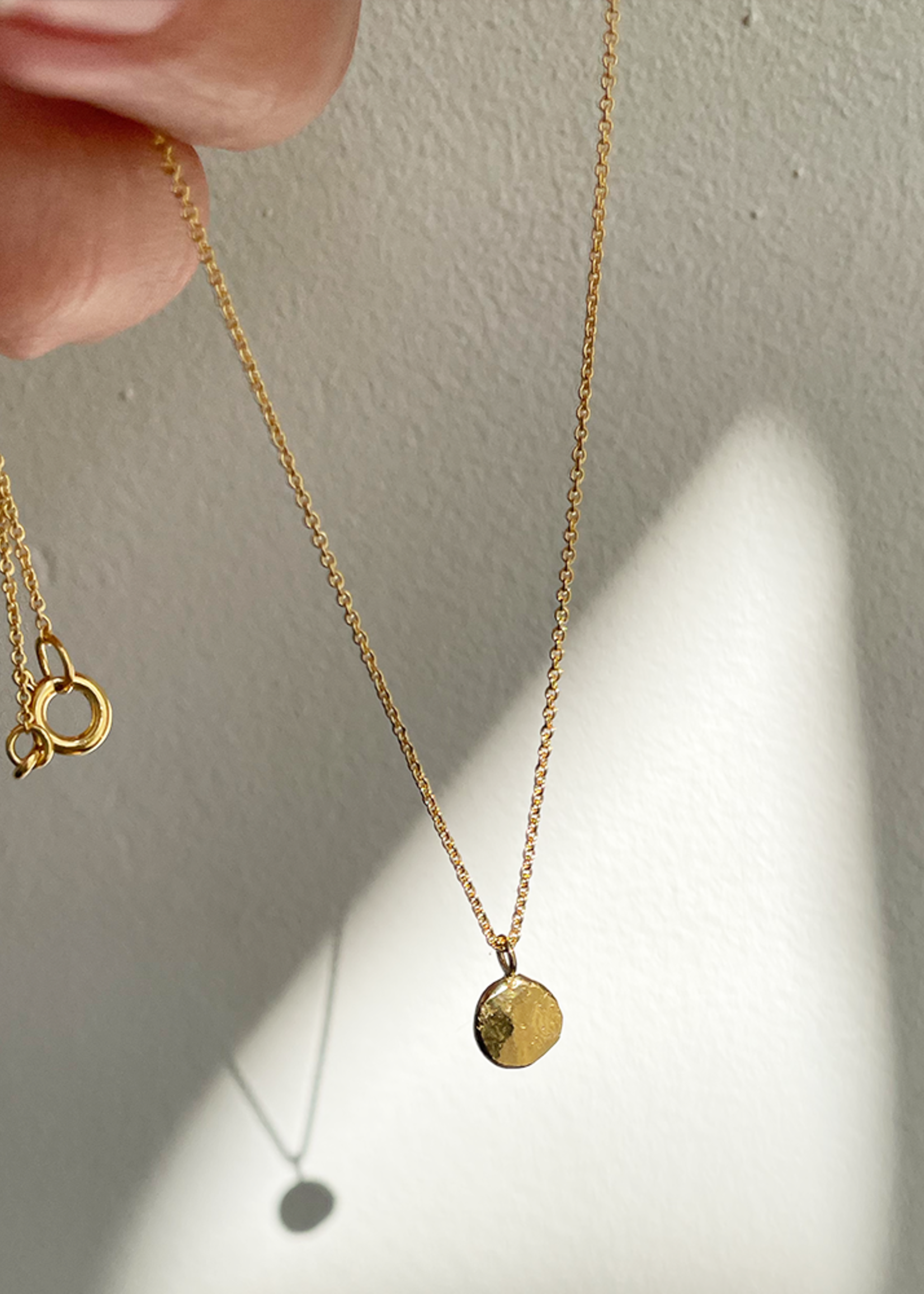 Charlotte Wooning Charlotte Wooning - Ketting Ancient Flat Ball