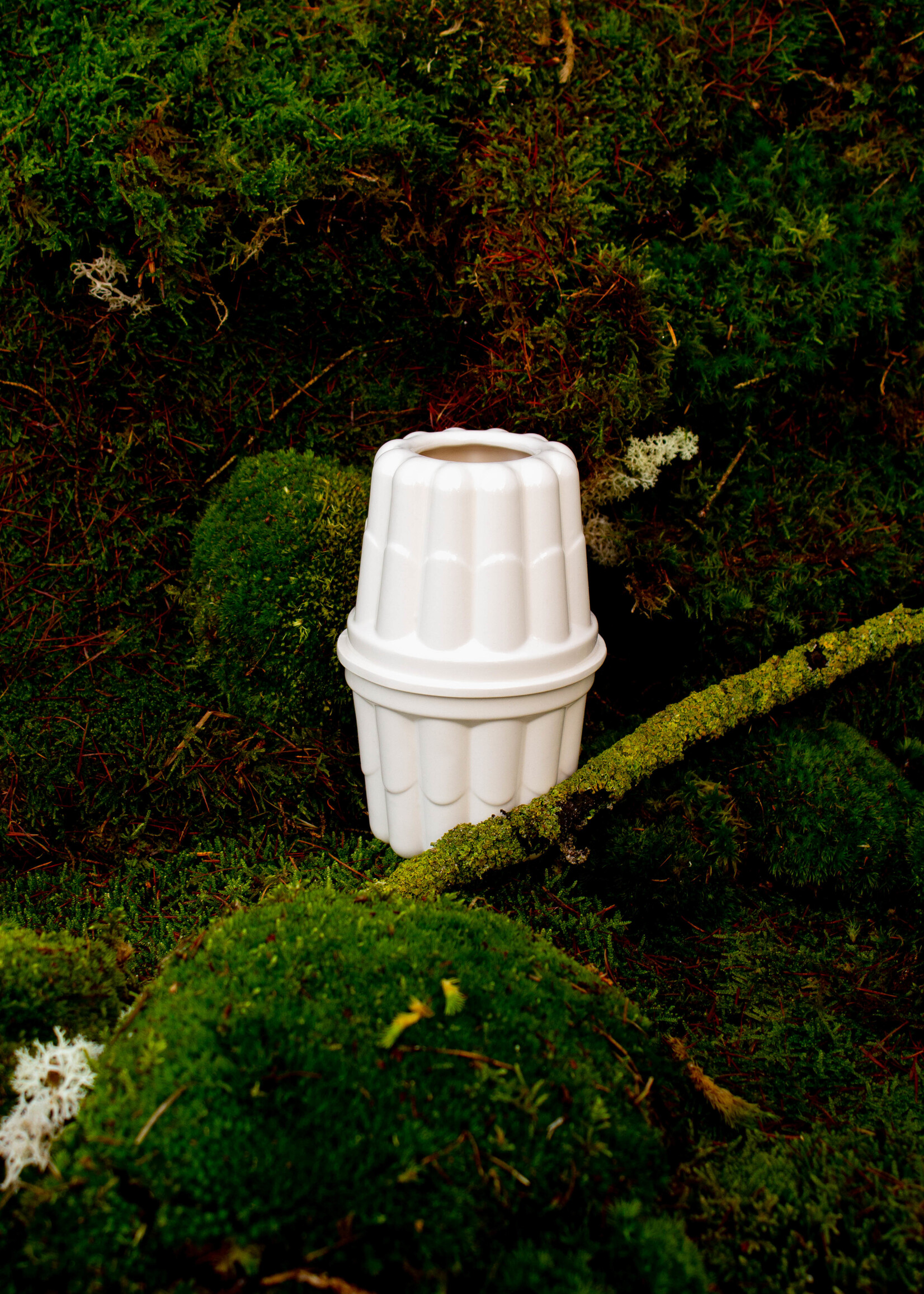 Aesthetic Studios Aesthetic Studios - Mona Love vase