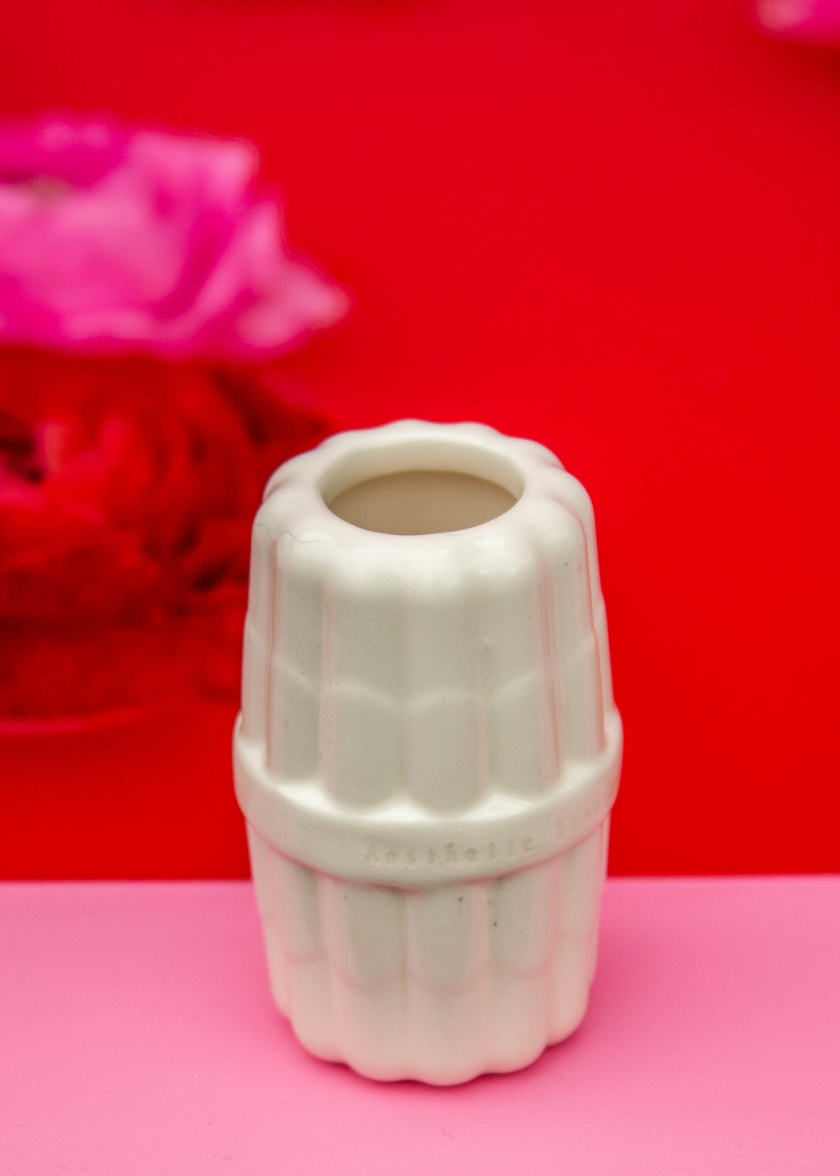 Aesthetic Studios Aesthetic Studios - Mini Mona Love vase