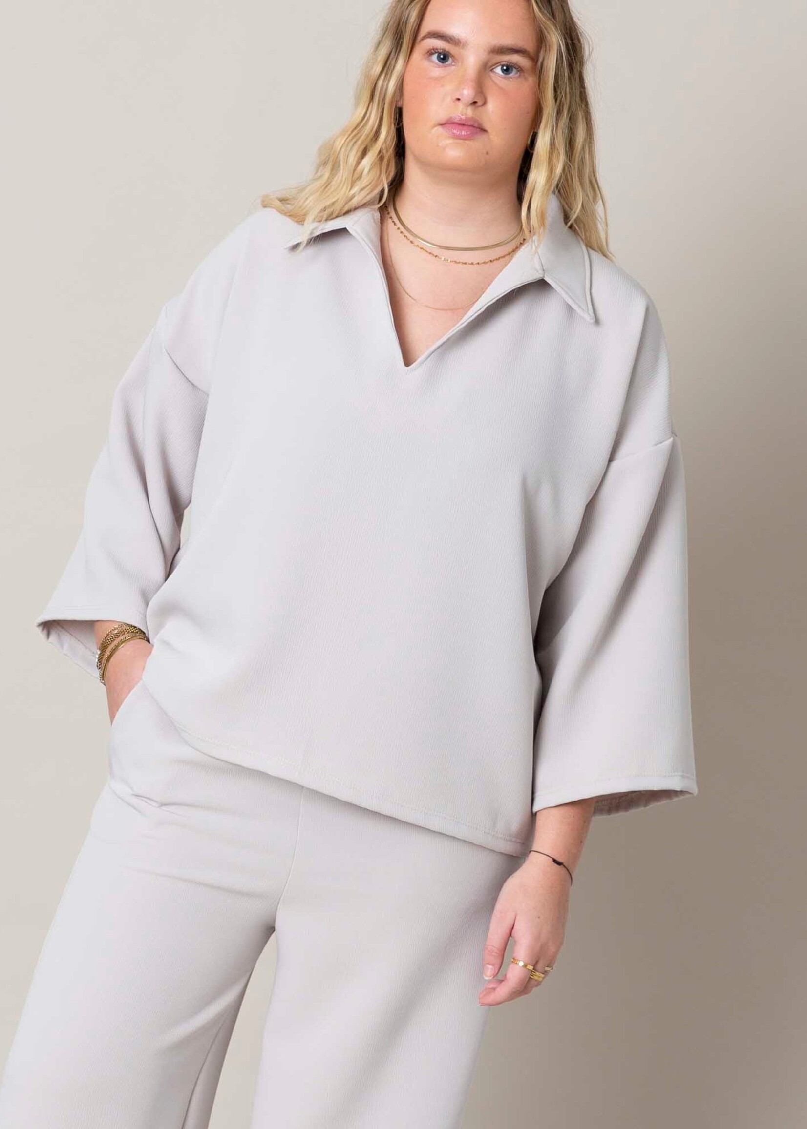 Cé Cé Official - Collar Top - Creme (suit)