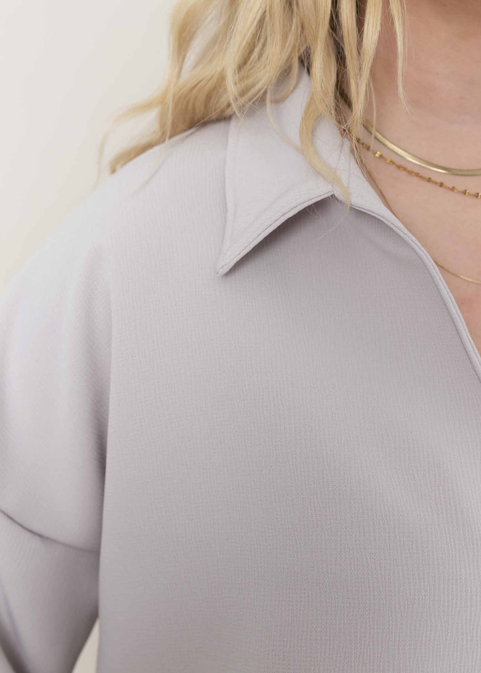 Cé Cé Official - Collar Top - Creme (suit)
