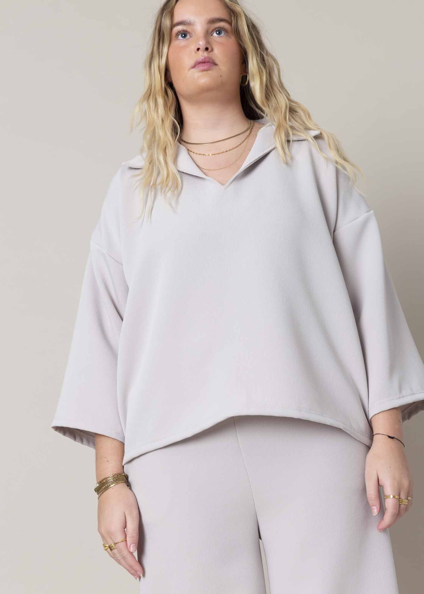 Cé Cé Official - Collar Top - Creme (suit)